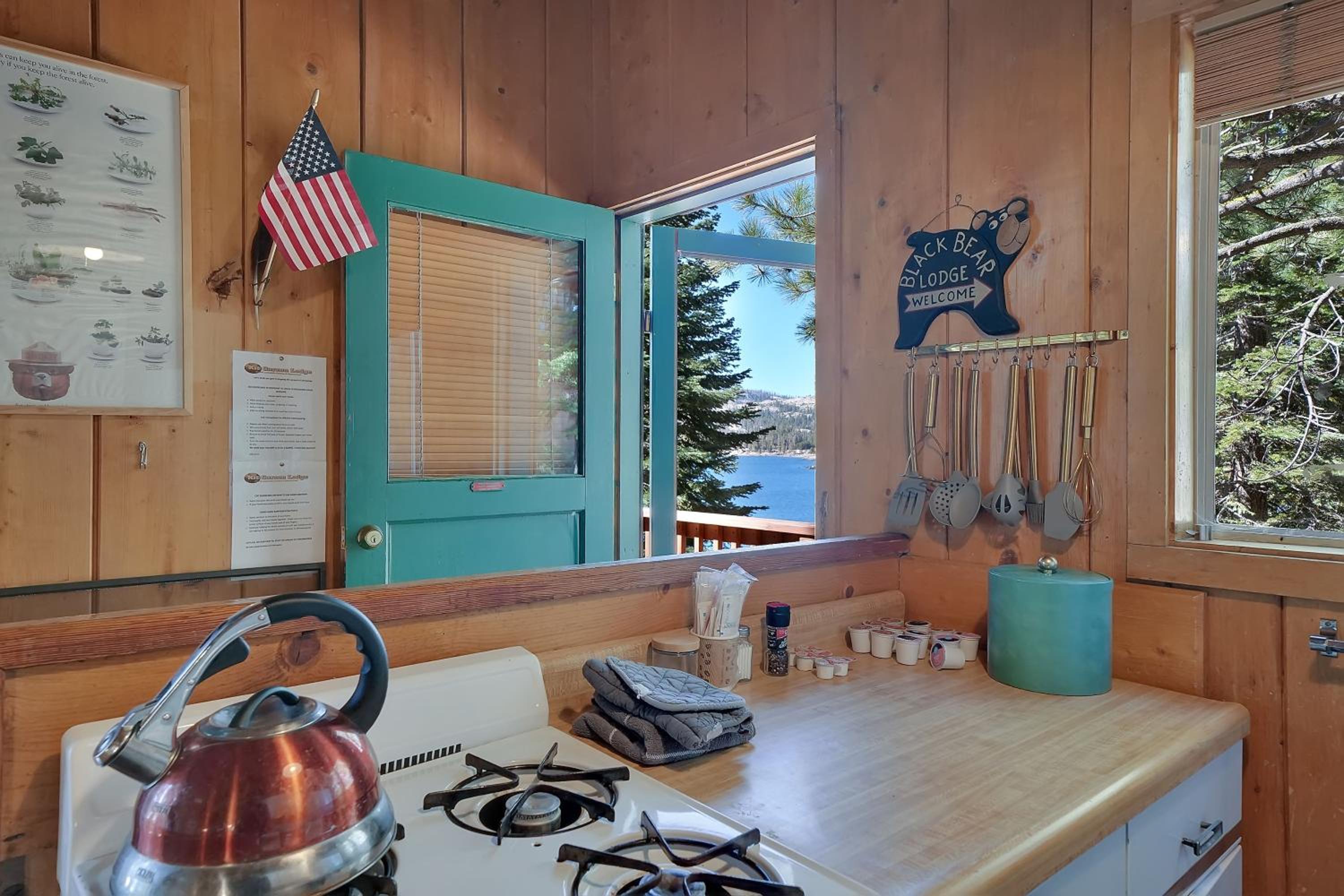 Kit Carson Lodge
