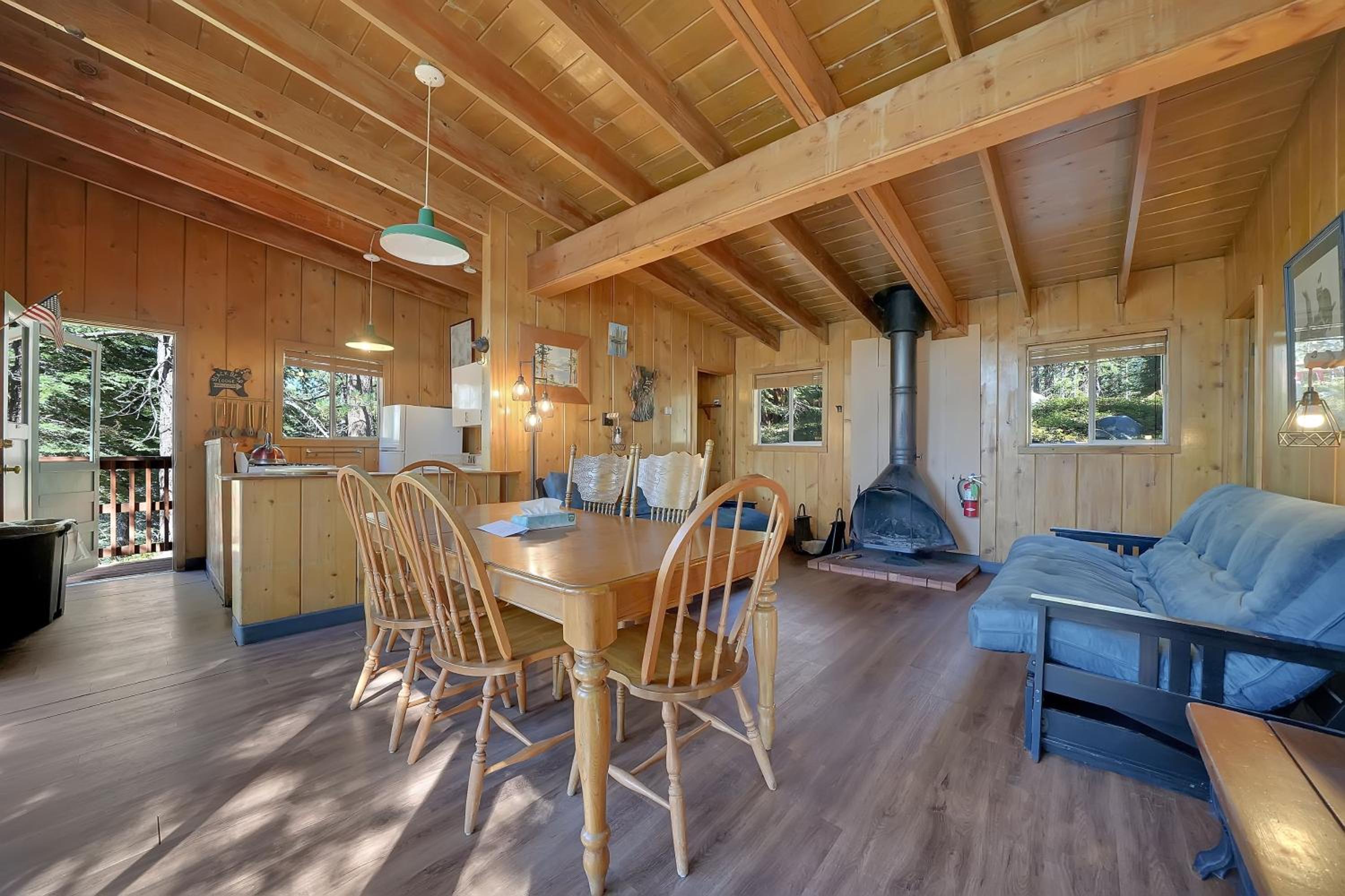 Kit Carson Lodge