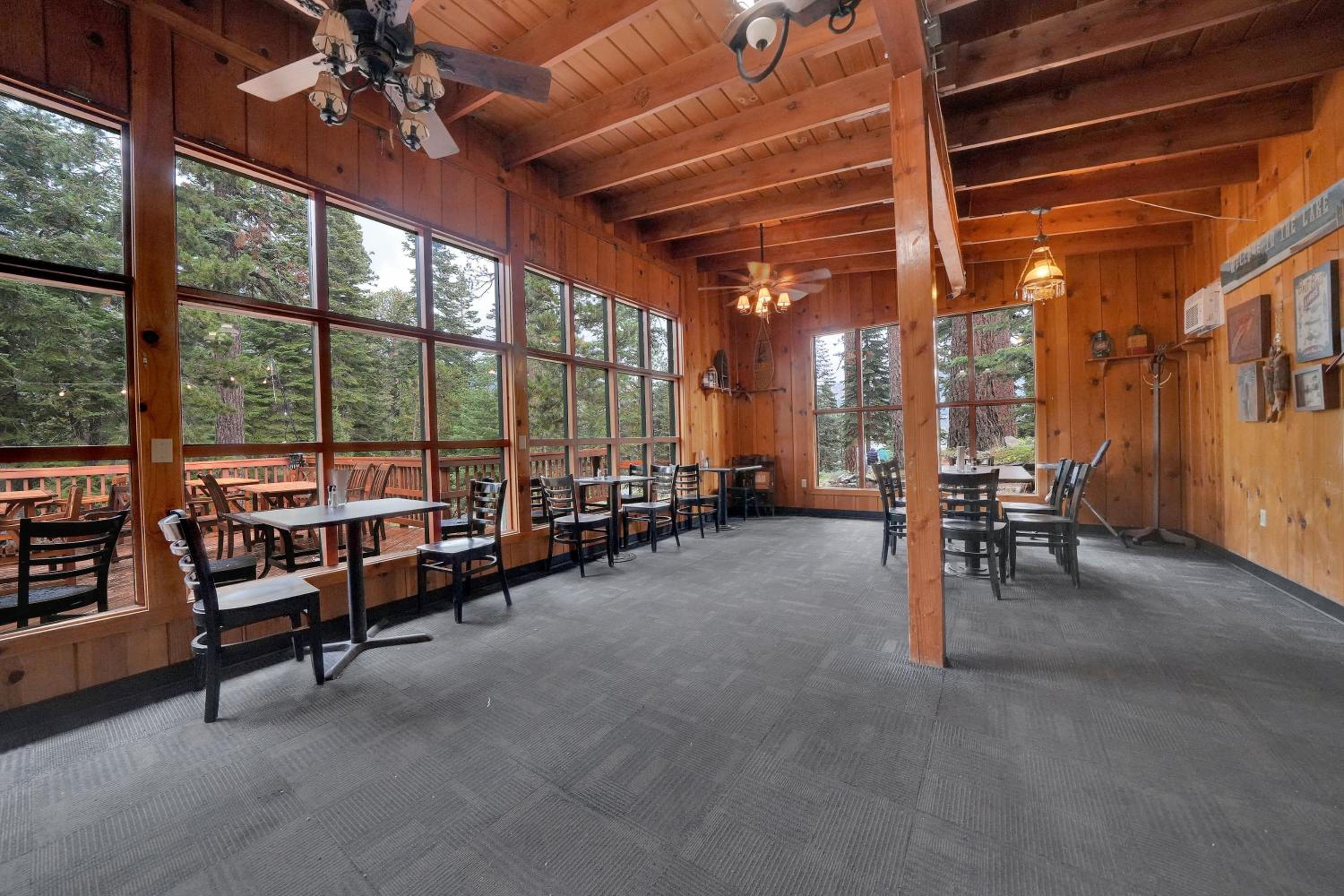 Kit Carson Lodge