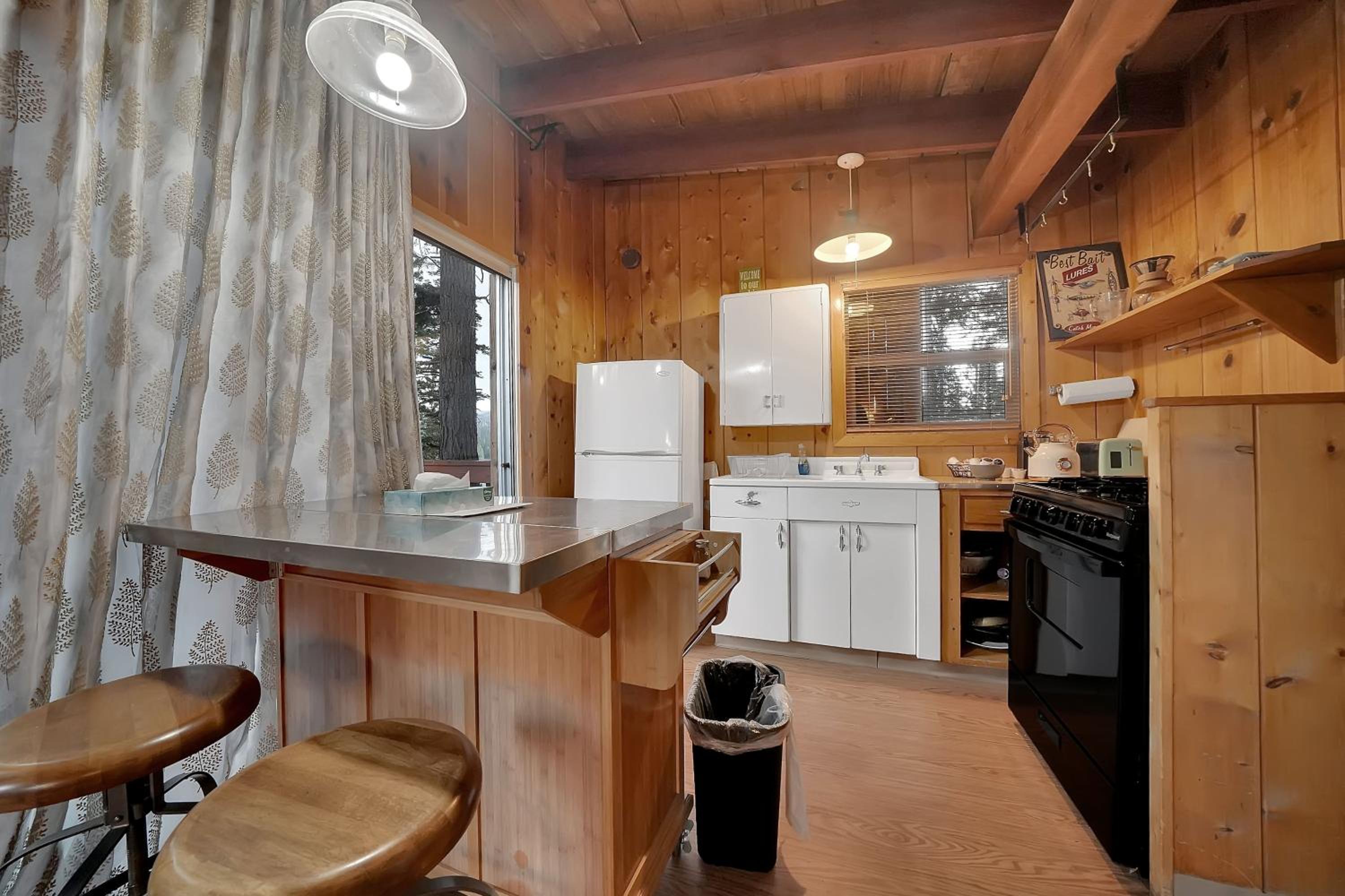 Kit Carson Lodge