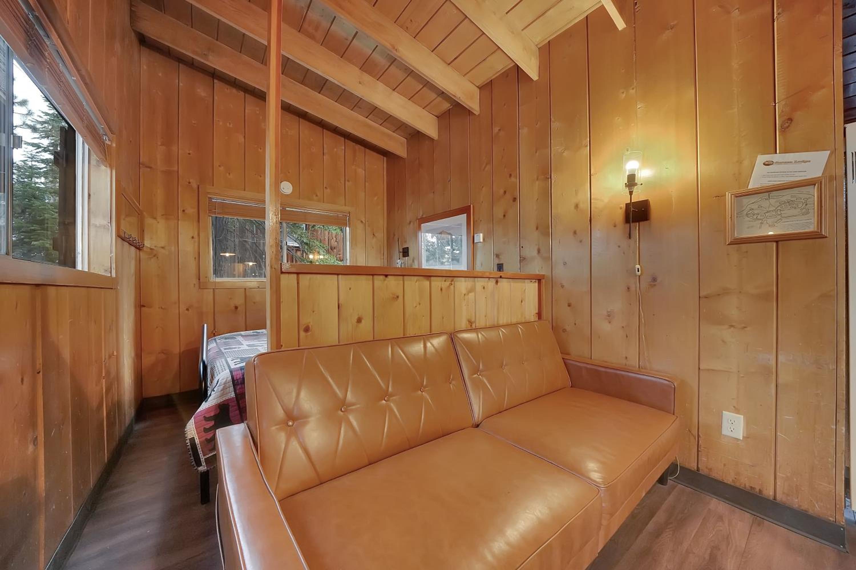 Kit Carson Lodge