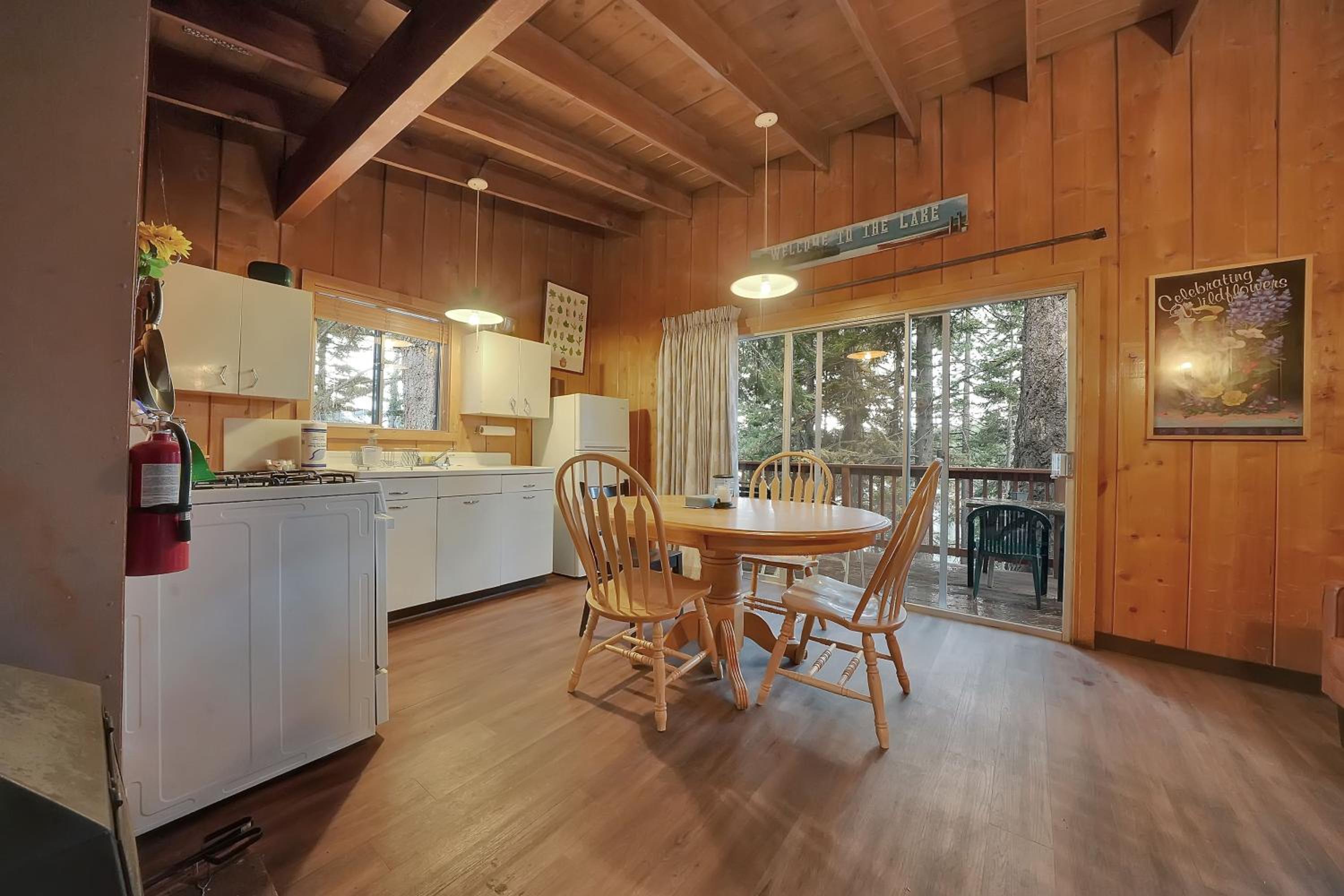 Kit Carson Lodge