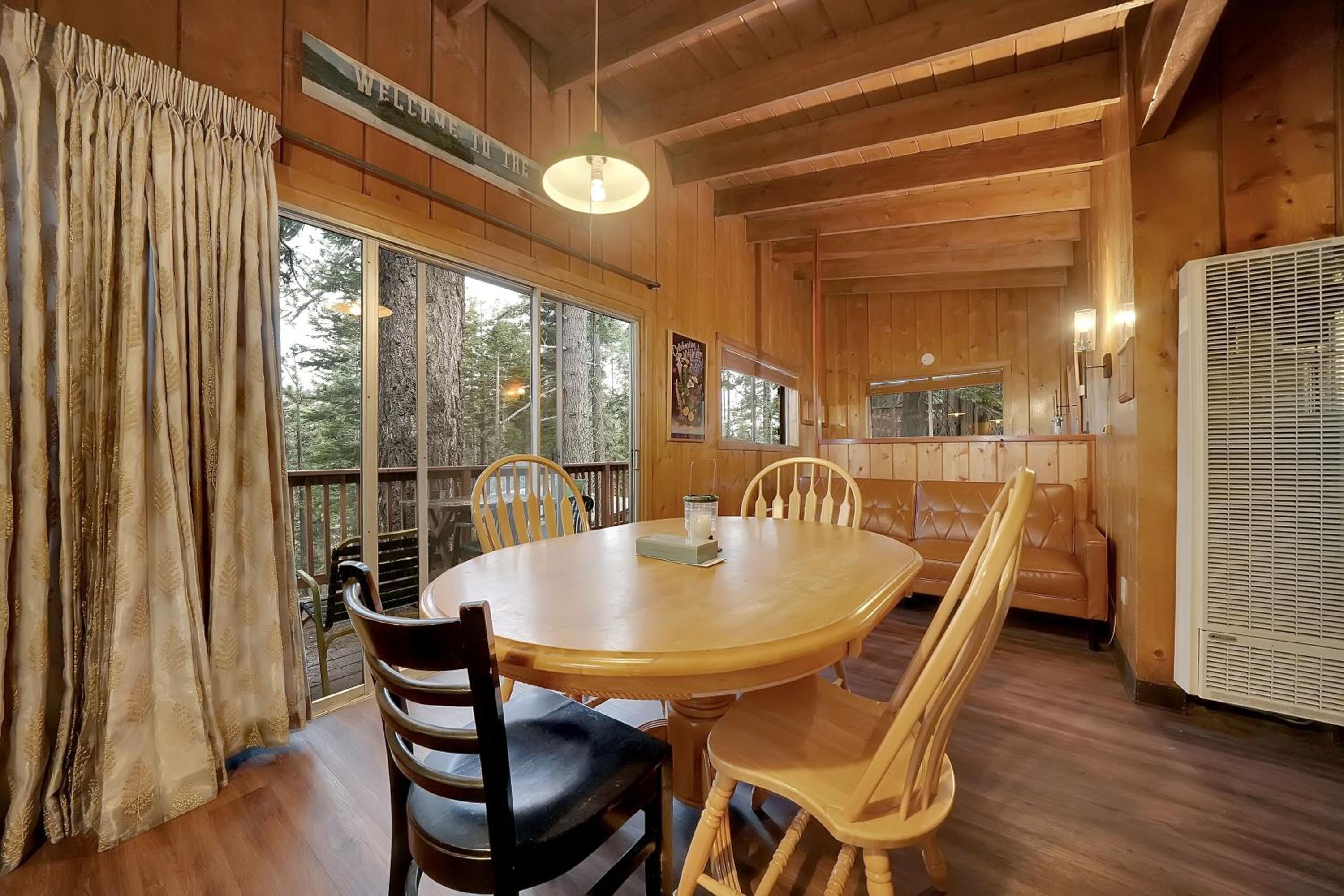 Kit Carson Lodge