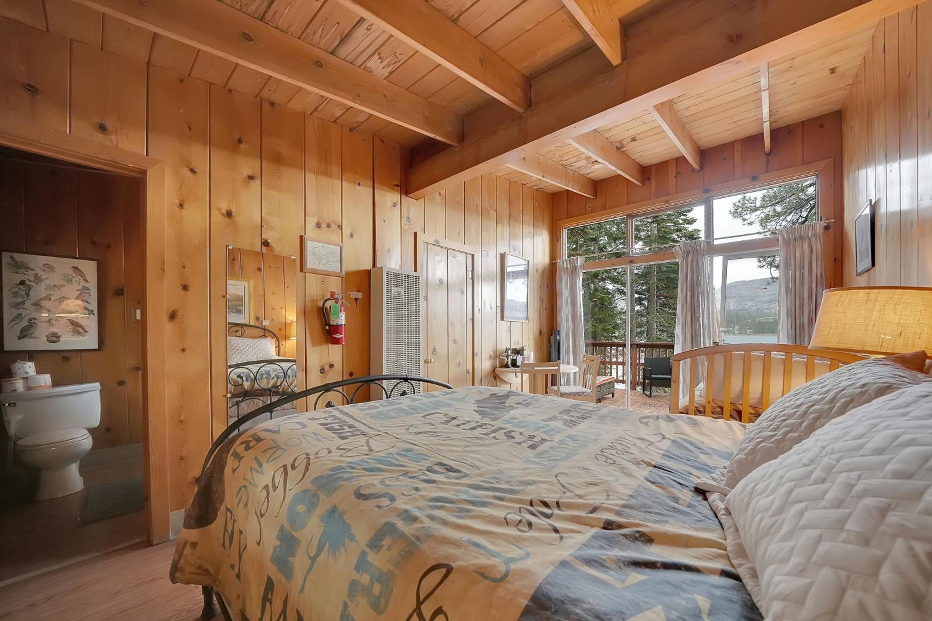 Kit Carson Lodge