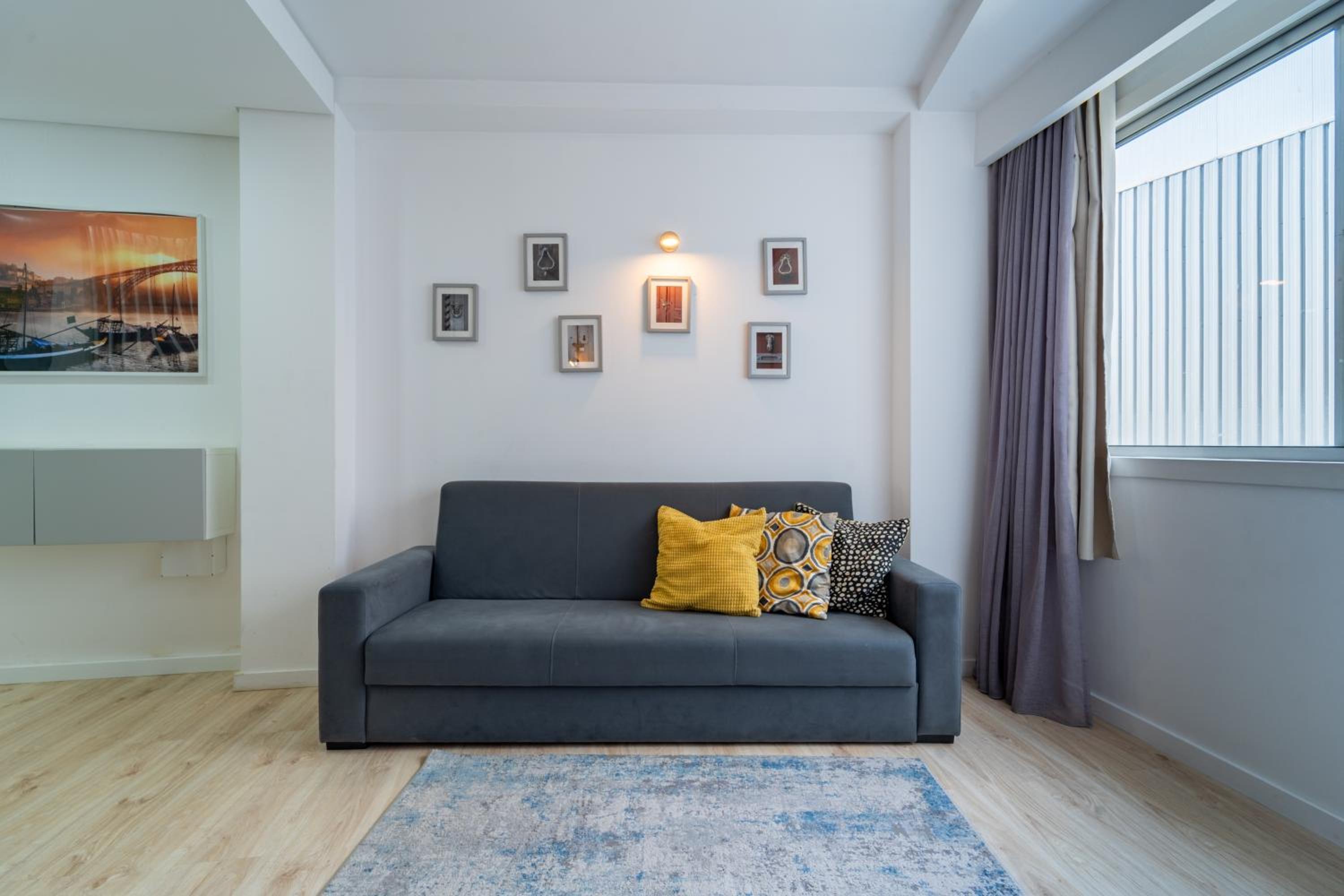 Happy's Apartments