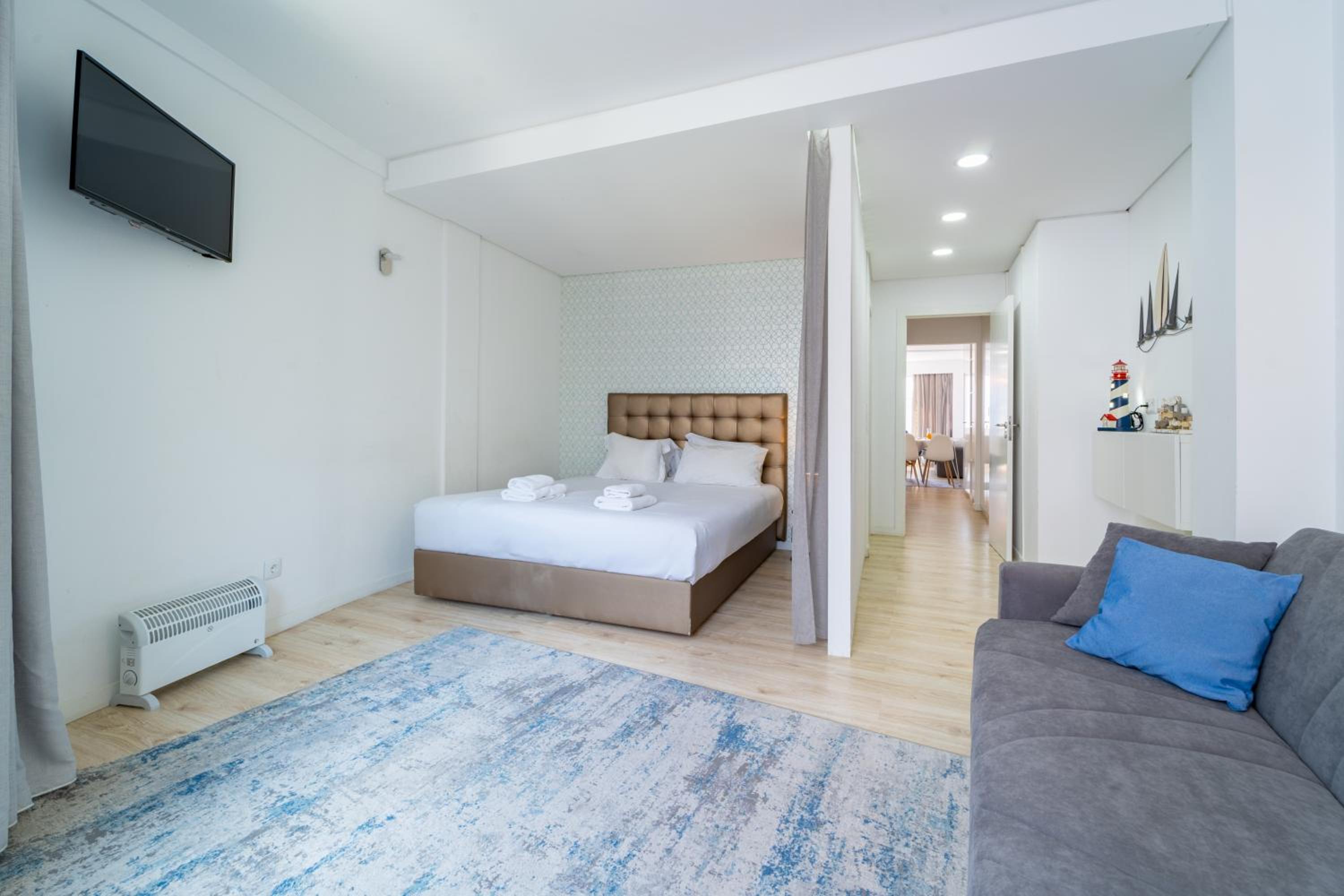 Happy's Apartments