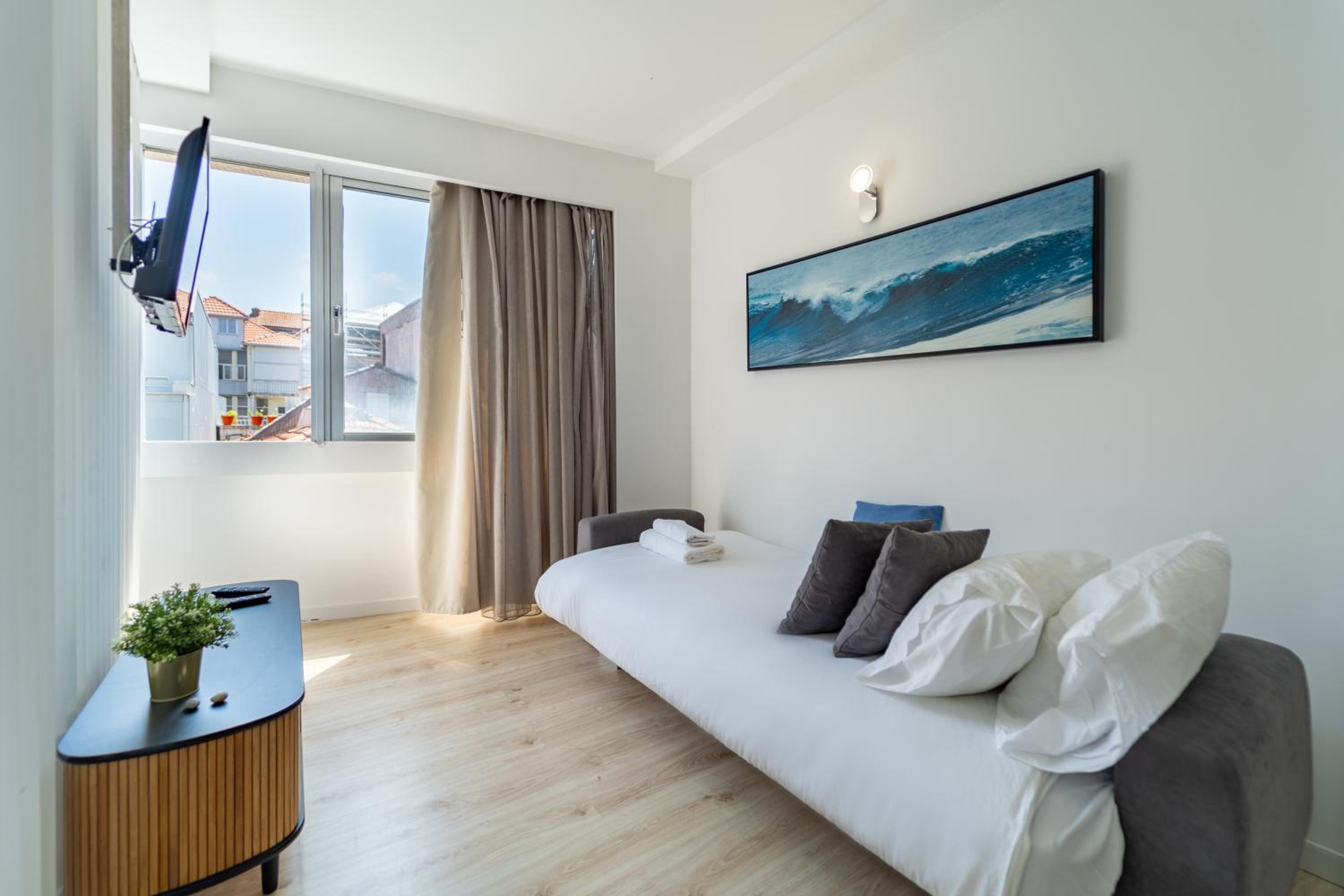 Happy's Apartments
