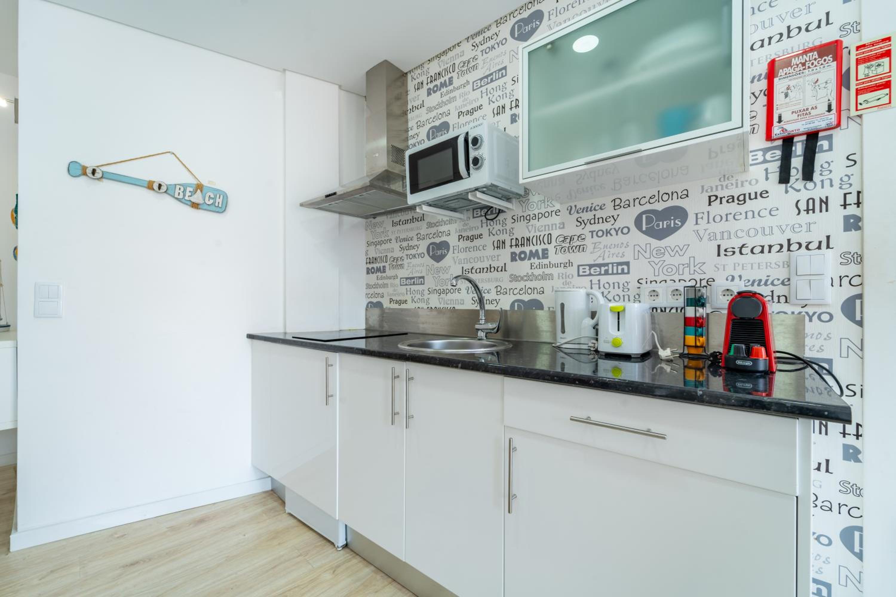 Happy's Apartments