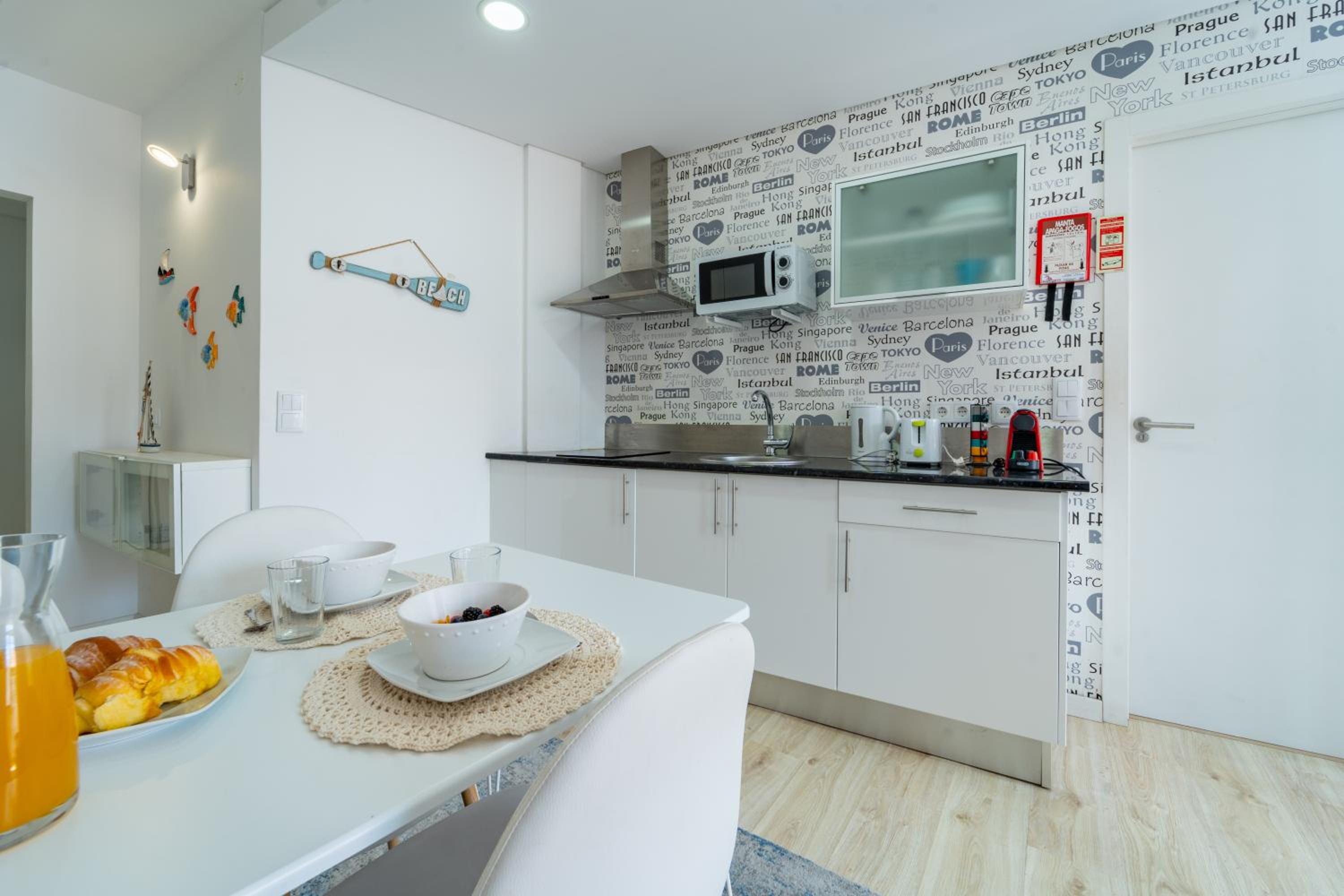 Happy's Apartments