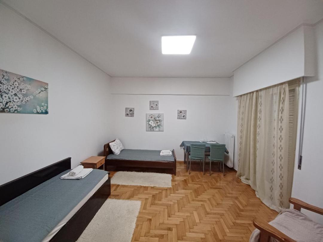 Spacious Apartment 2 minutes from Omonoia Metro