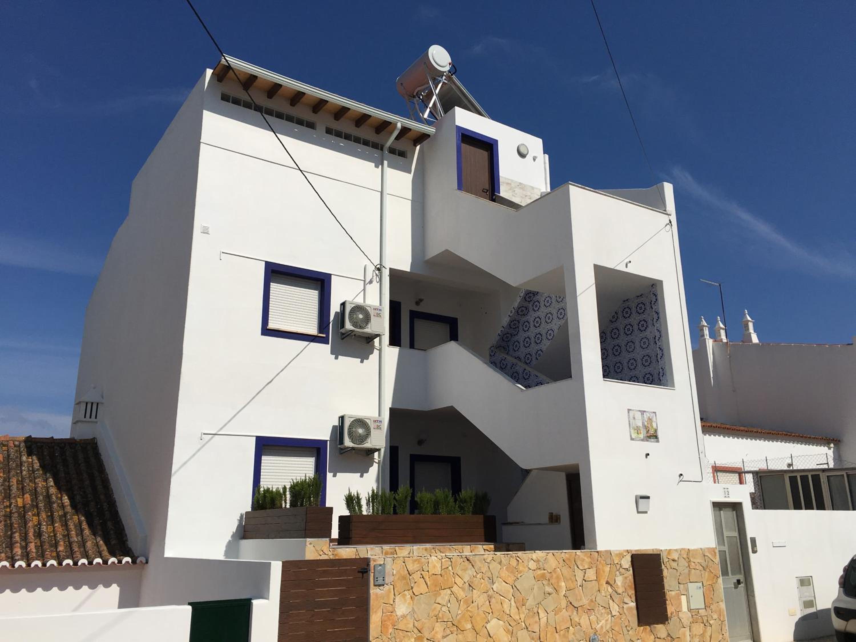 Hotel Lagos Uptown Bed & Breakfast - Image 1