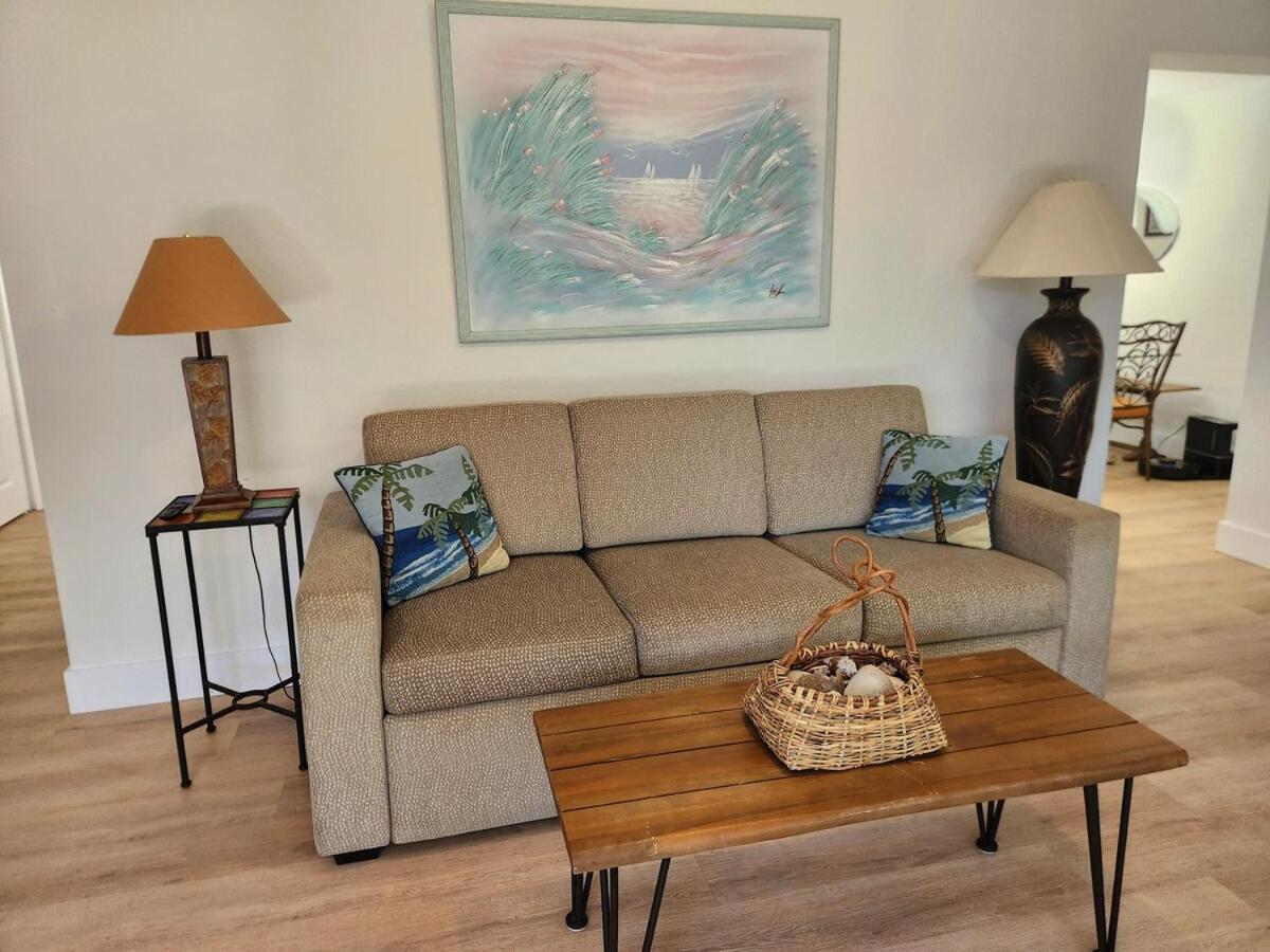 Largo, Fl Heated Pool 8 Beds 1 Mile to Beach Pets