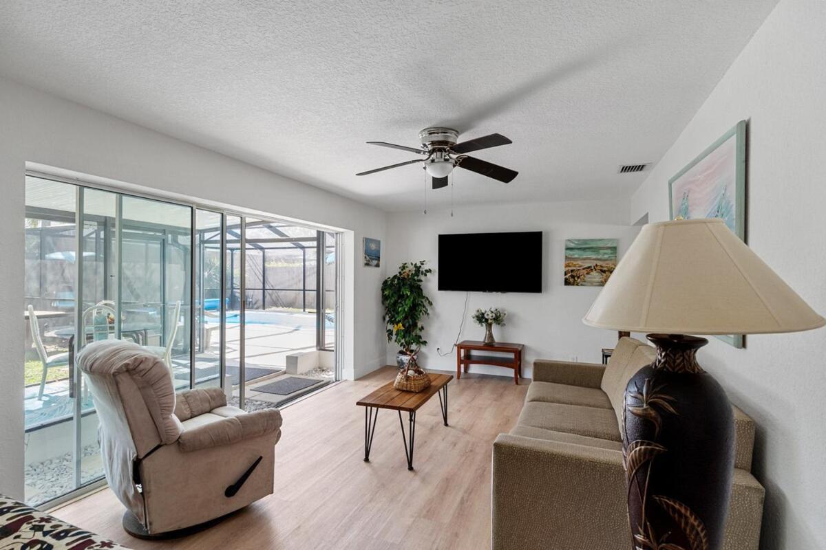 Largo, Fl Heated Pool 8 Beds 1 Mile to Beach Pets