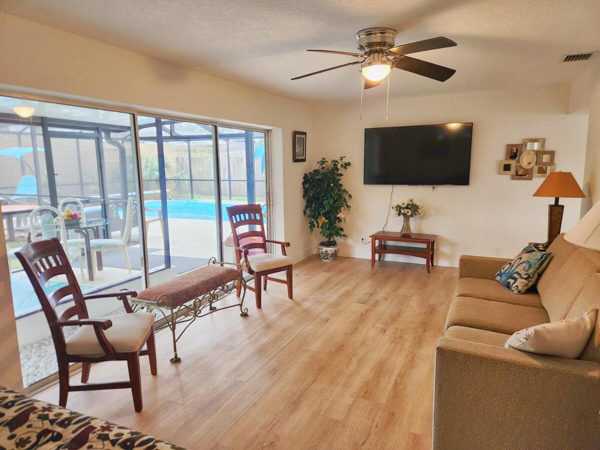 Largo, Fl Heated Pool 8 Beds 1 Mile to Beach Pets