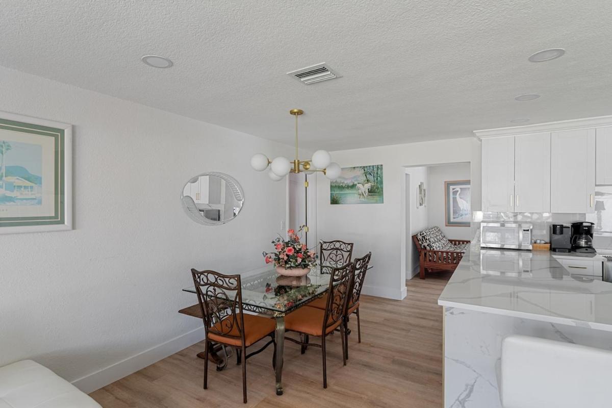 Largo, Fl Heated Pool 8 Beds 1 Mile to Beach Pets