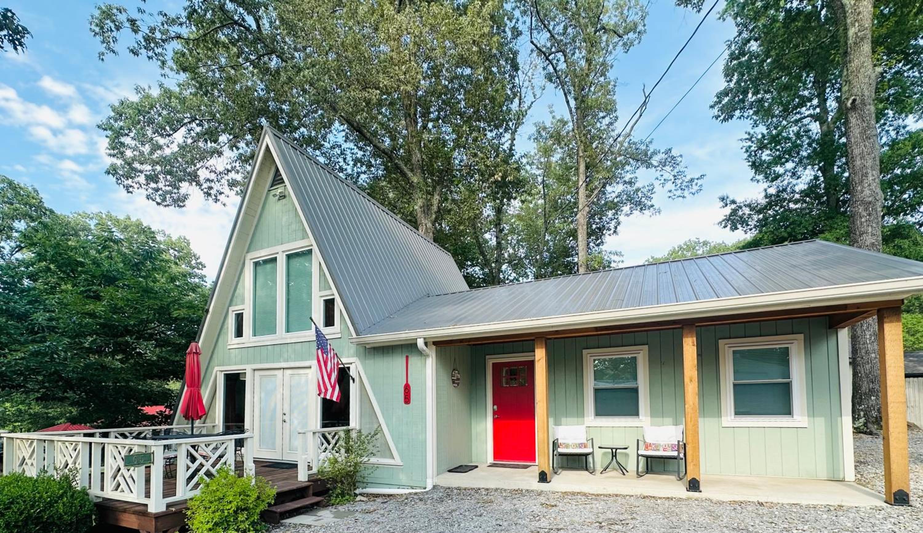 Kentucky Lake Family Cabin! Pet Friendly