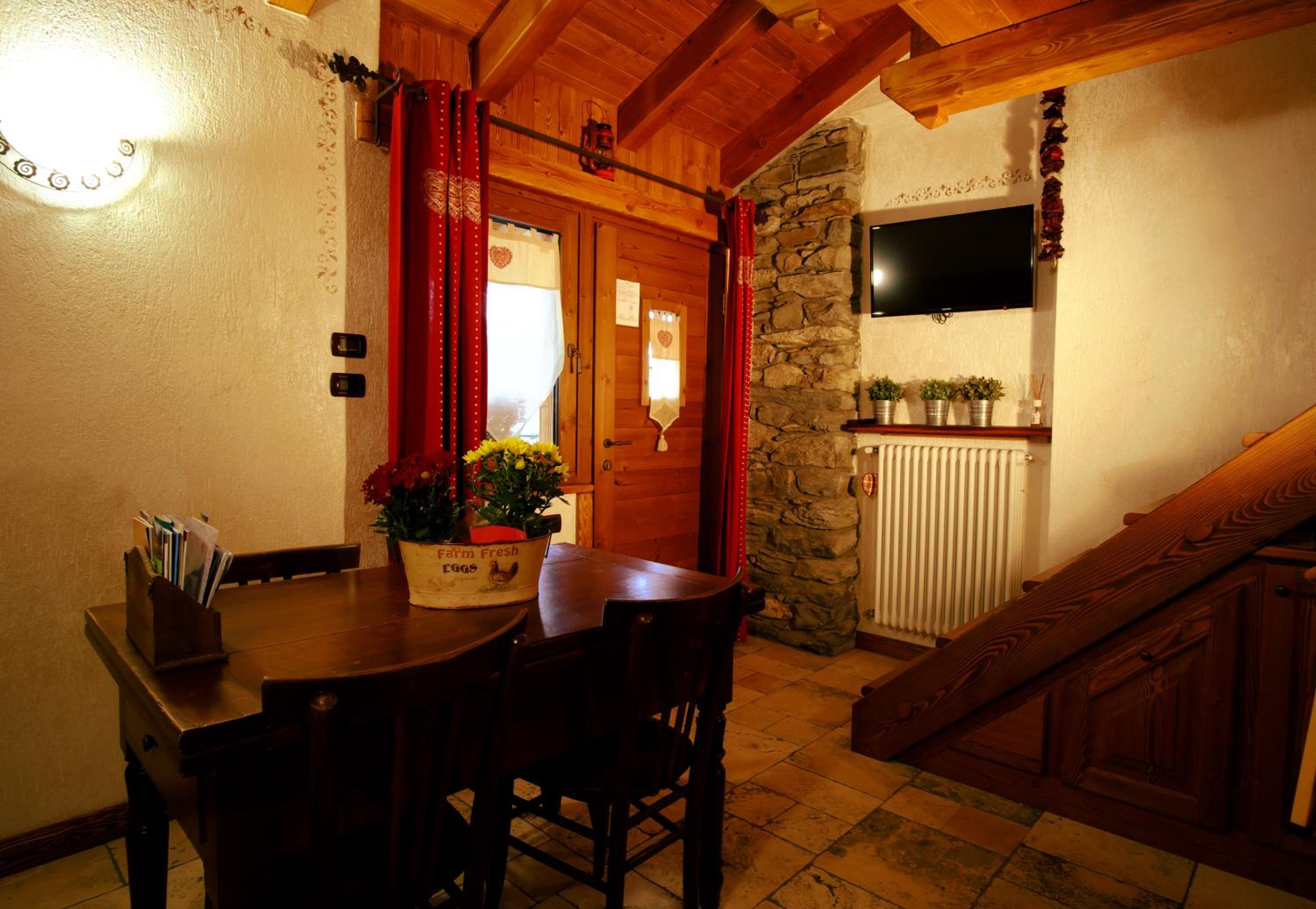 Panoramic Apartments Lerinon