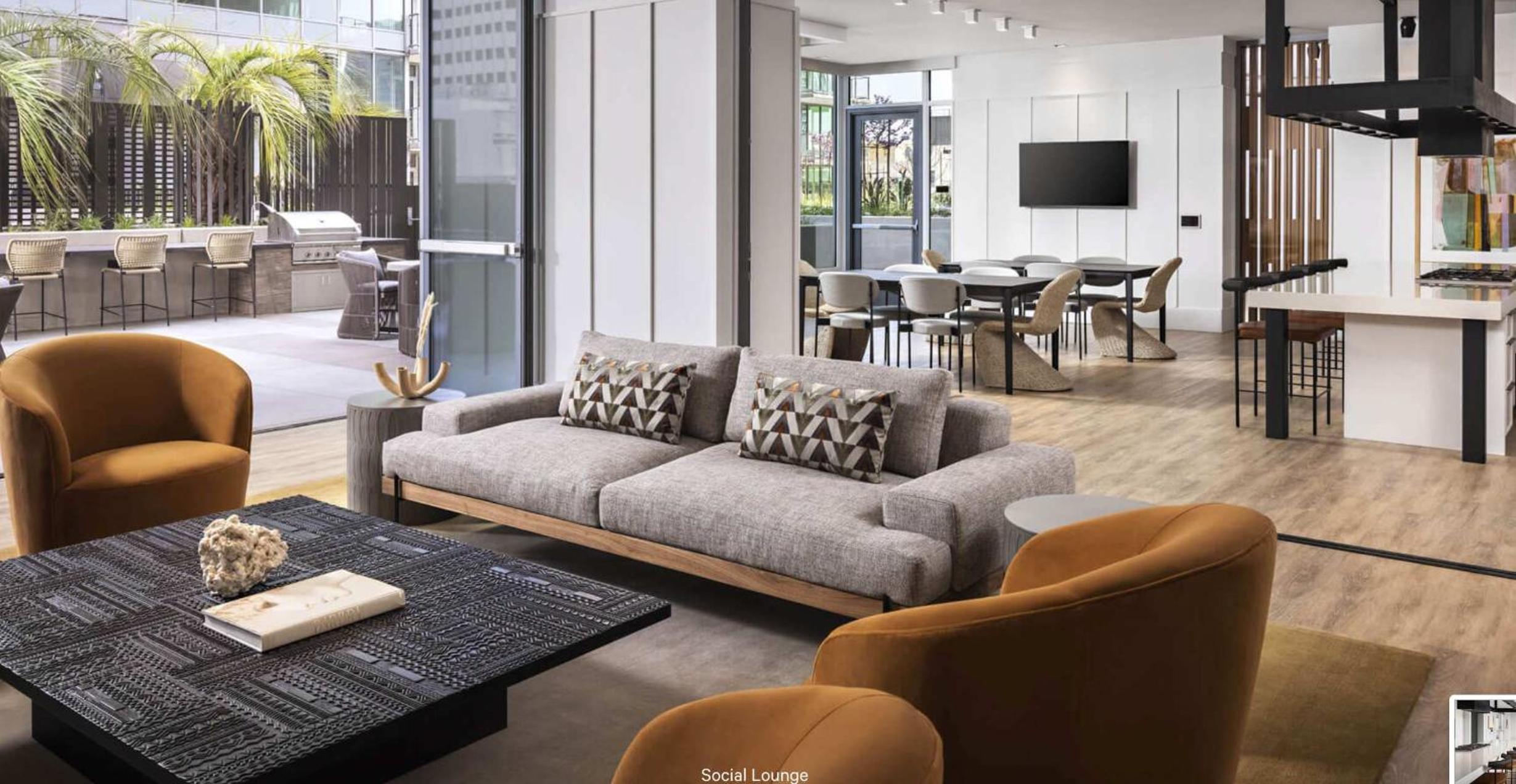 Luxury Penthouse 39th Floor · Ocean & Comic-Con