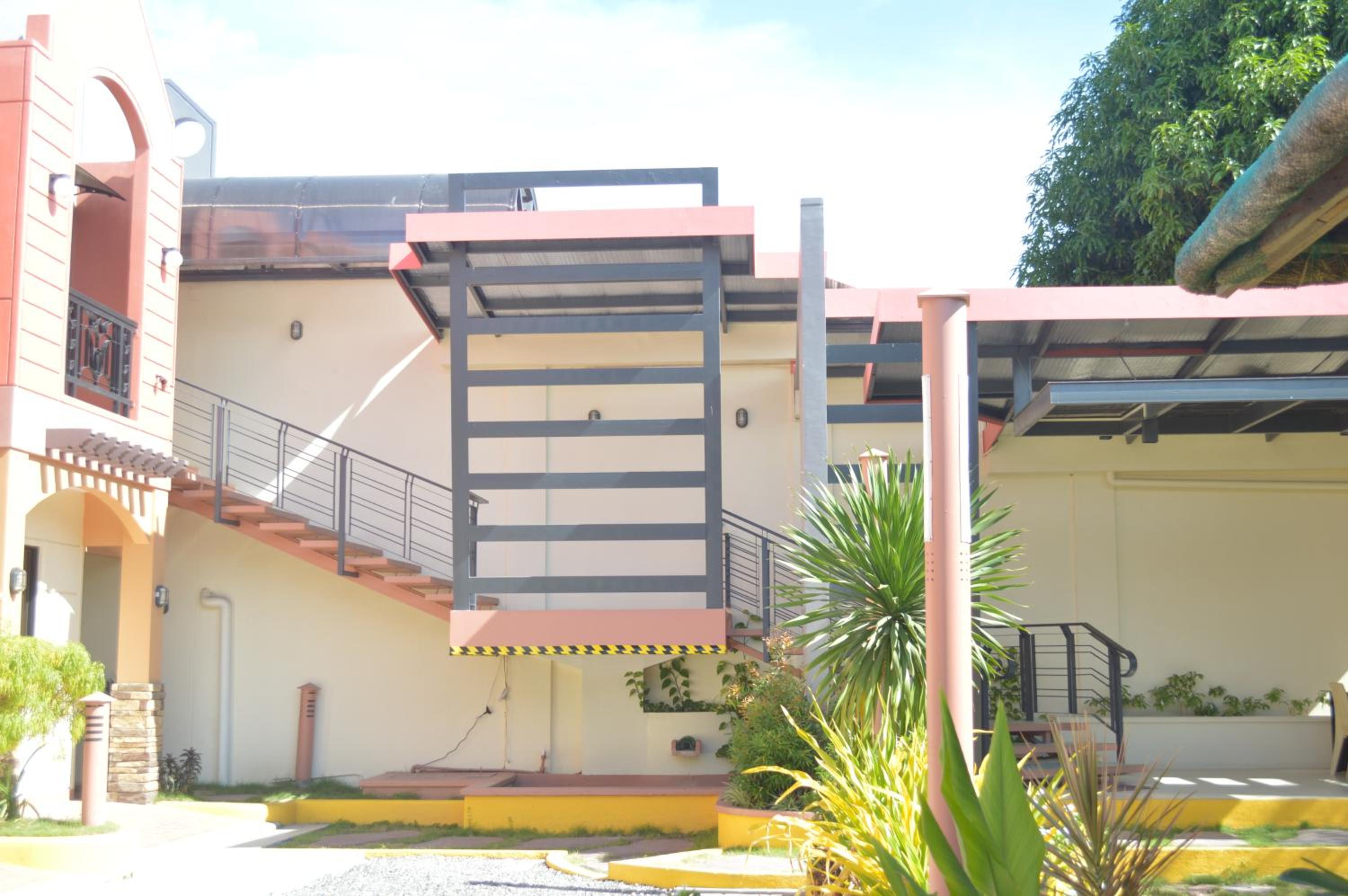 Manora Apartment