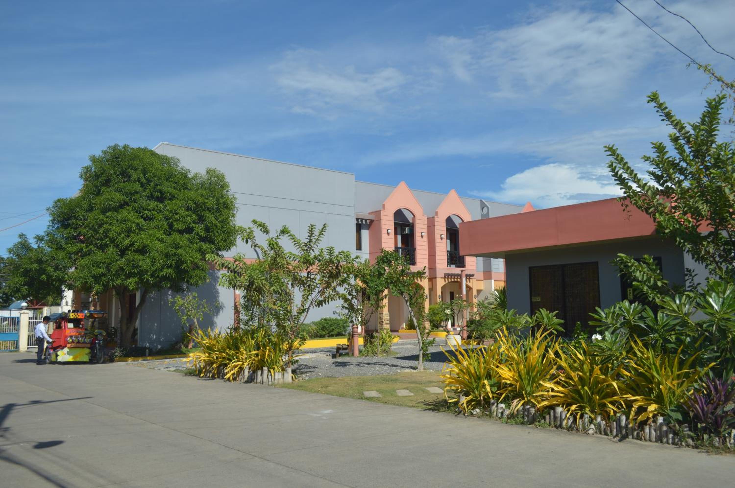 Manora Apartment