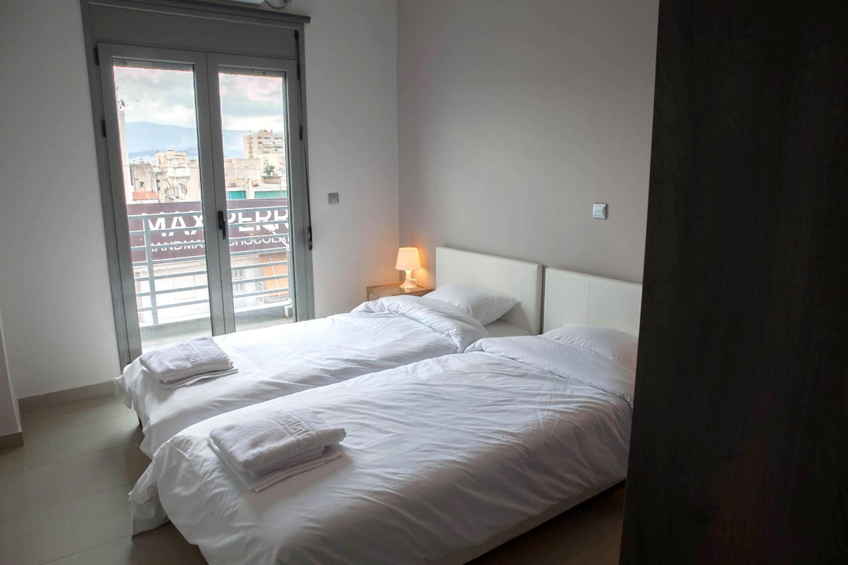 Lak Peristeri Homes 50m from metro station