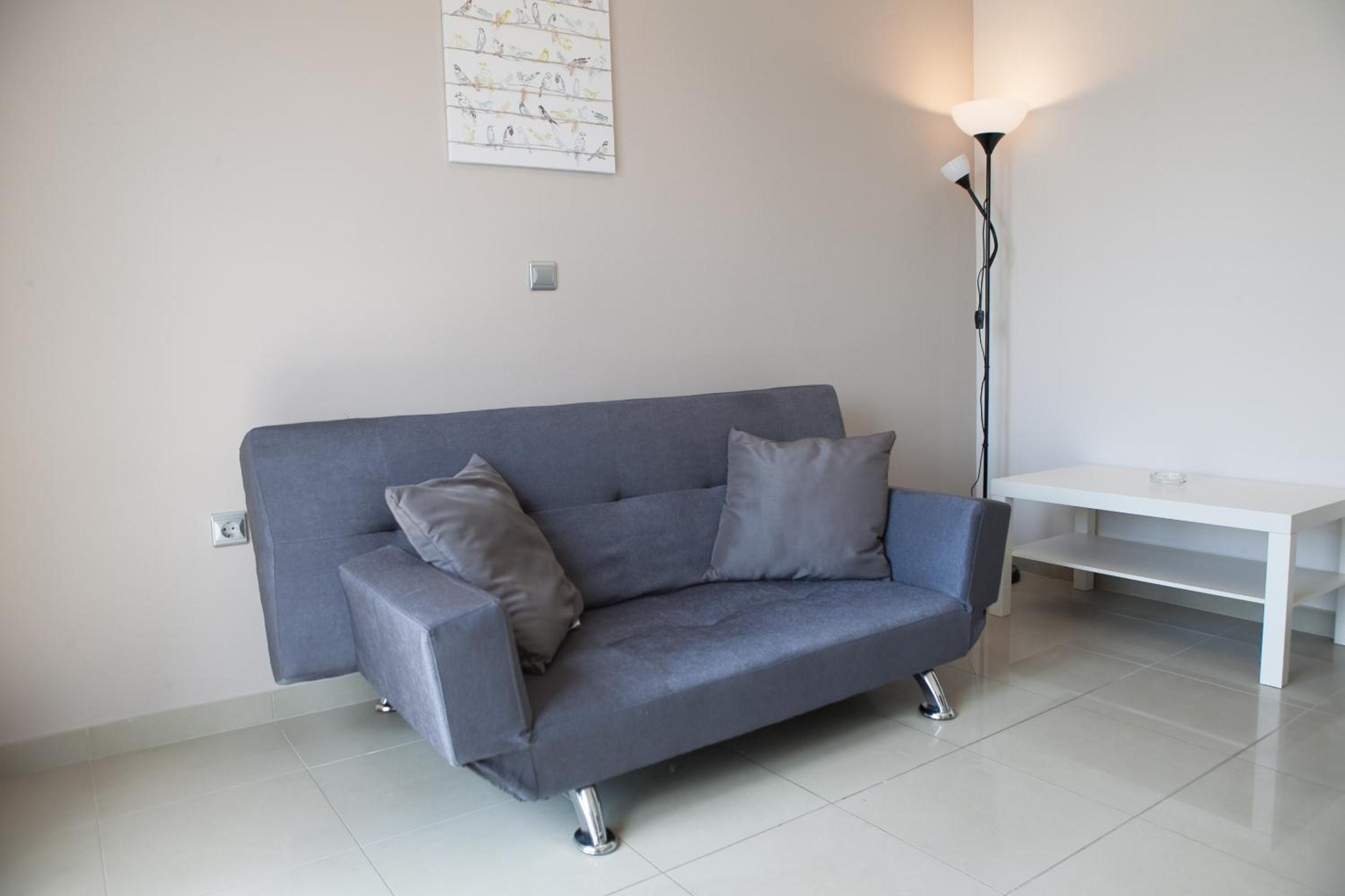 Lak Peristeri Homes 50m from metro station