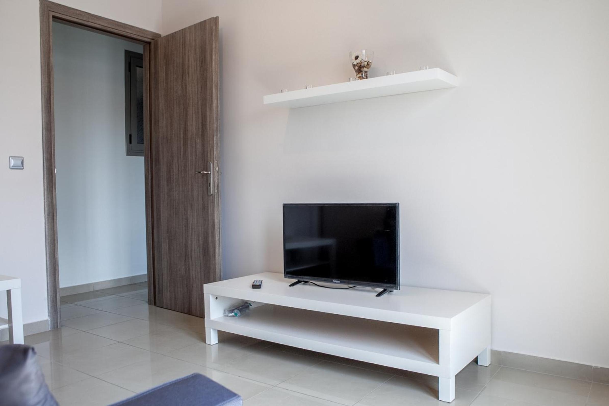 Lak Peristeri Homes 50m from metro station