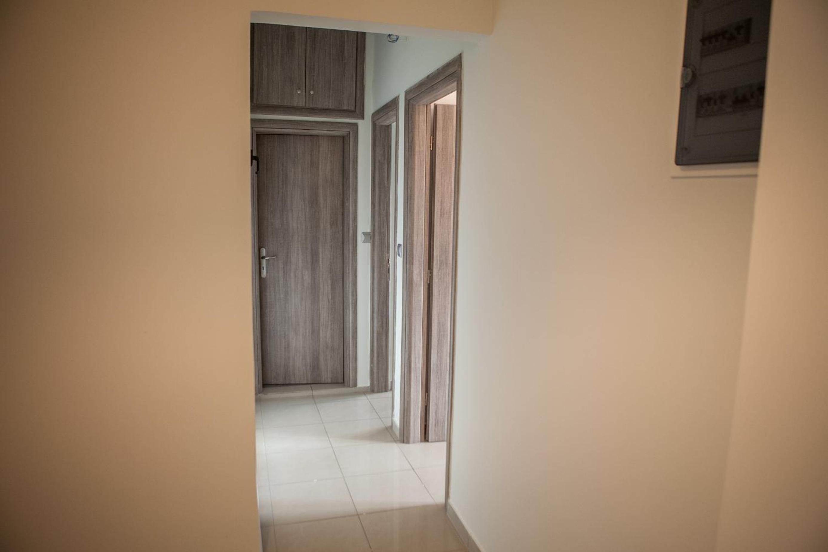 Lak Peristeri Homes 50m from metro station