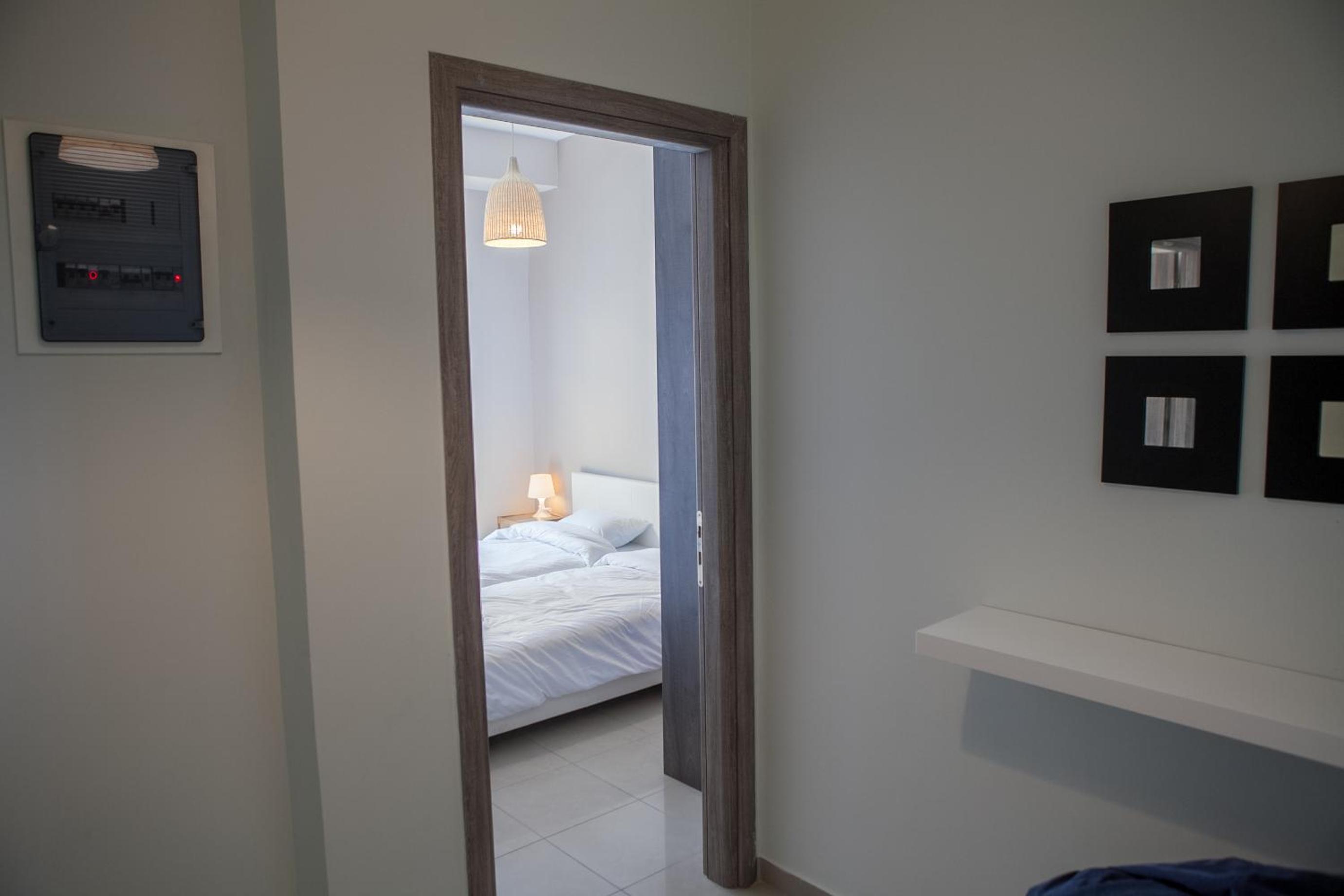Lak Peristeri Homes 50m from metro station