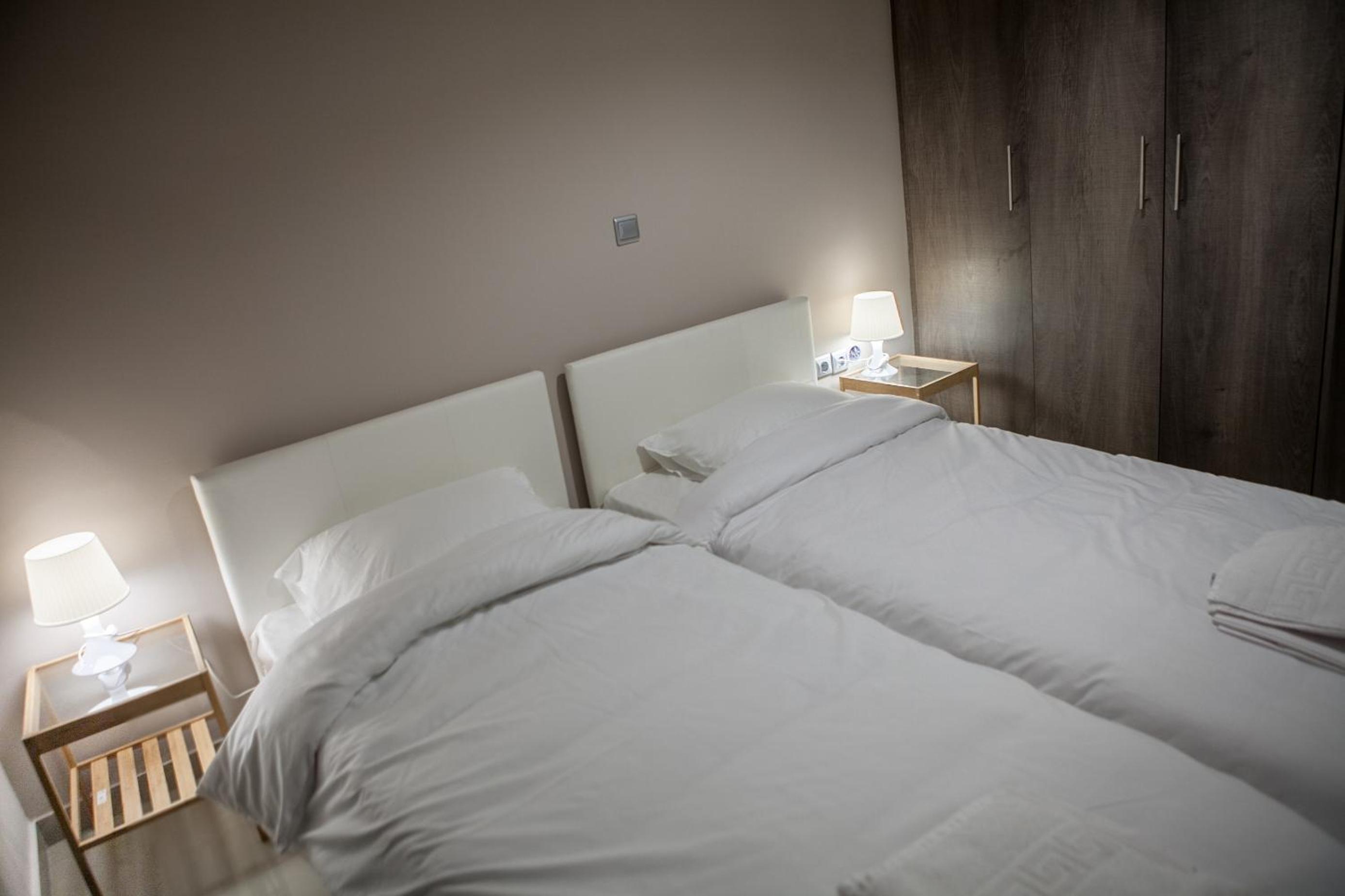 Lak Peristeri Homes 50m from metro station