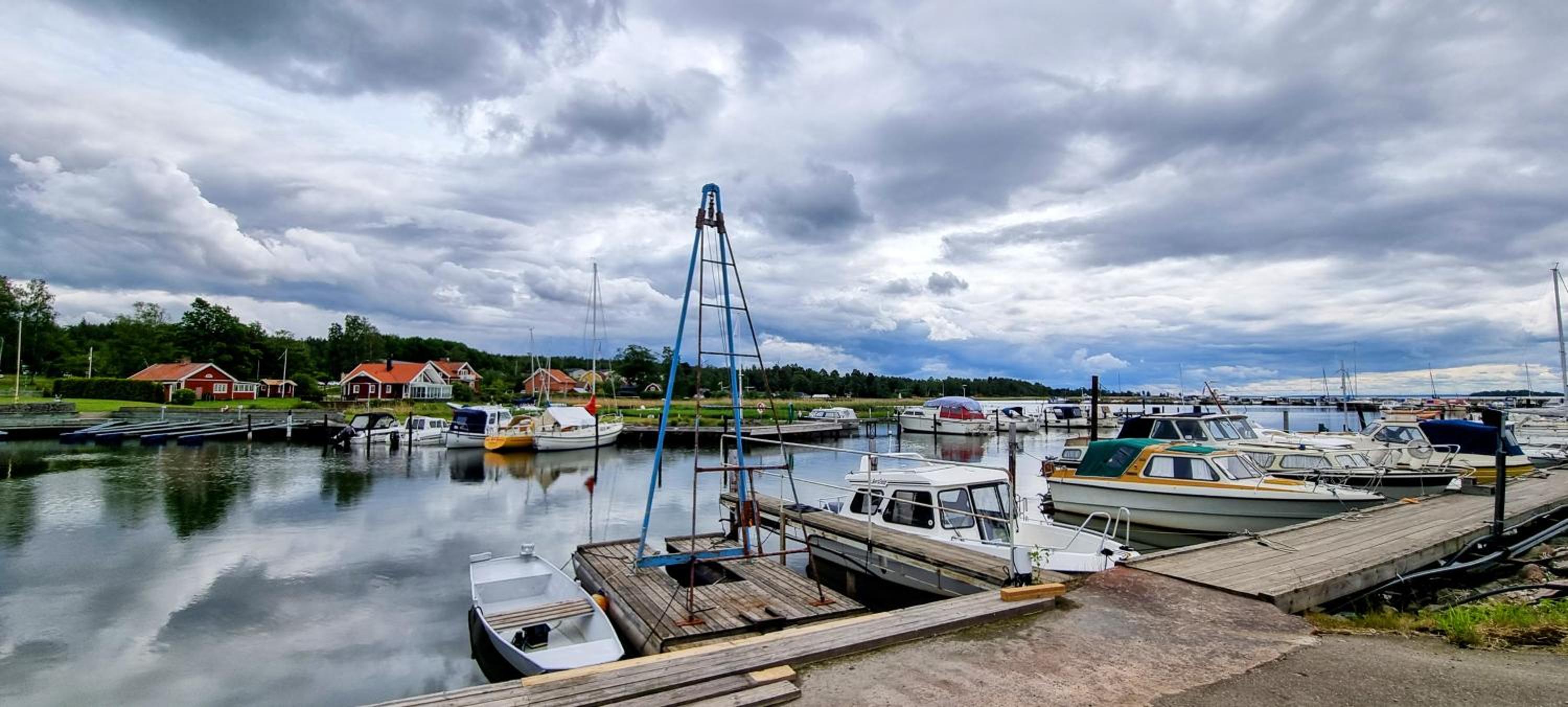 200m to Sweden's Largest Lake - 3BR House & BBQ