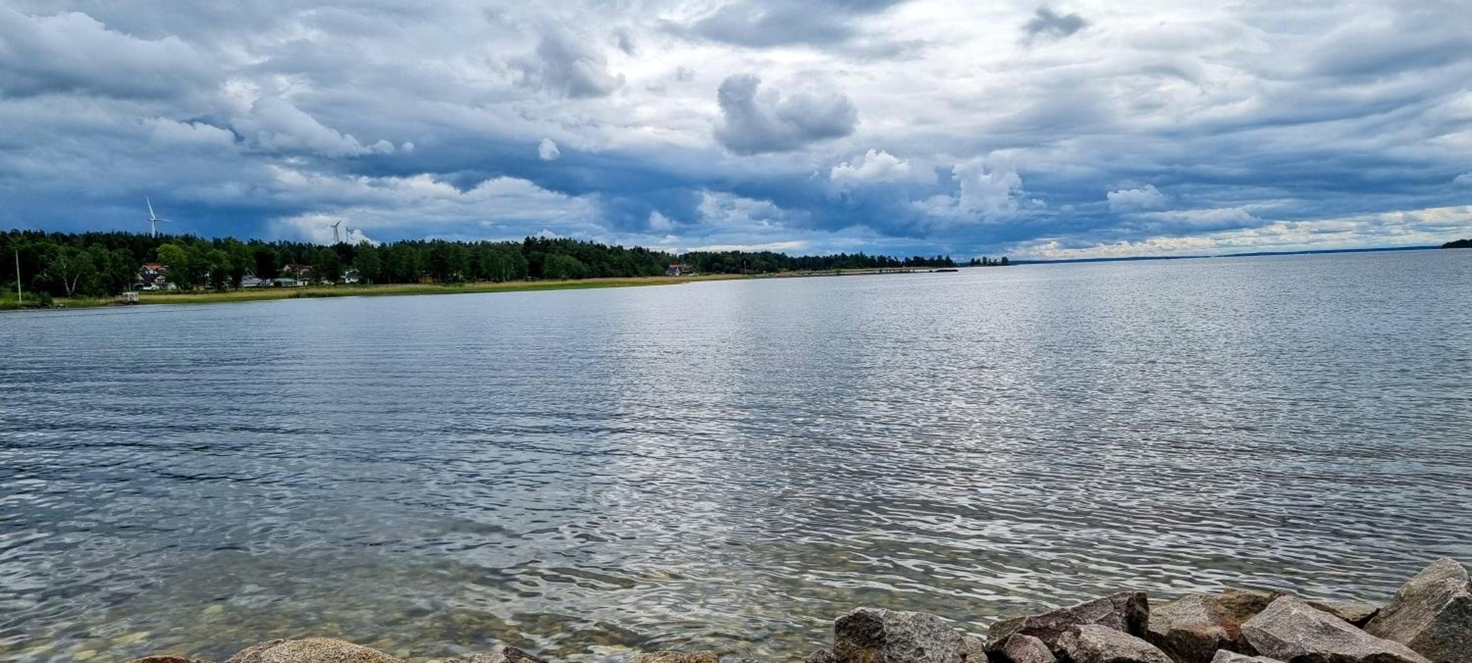 200m to Sweden's Largest Lake - 3BR House & BBQ