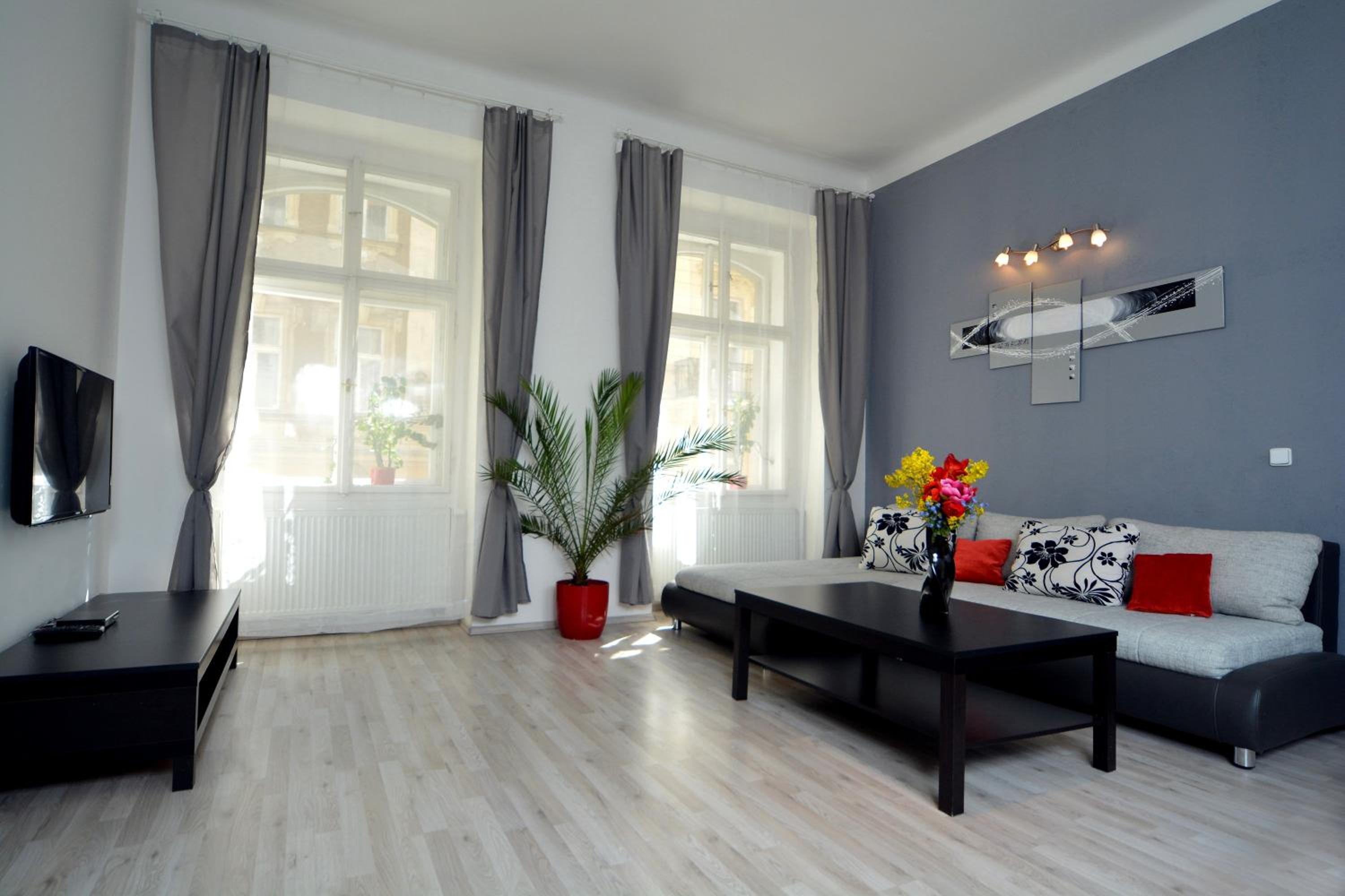 Navratilova Apartments