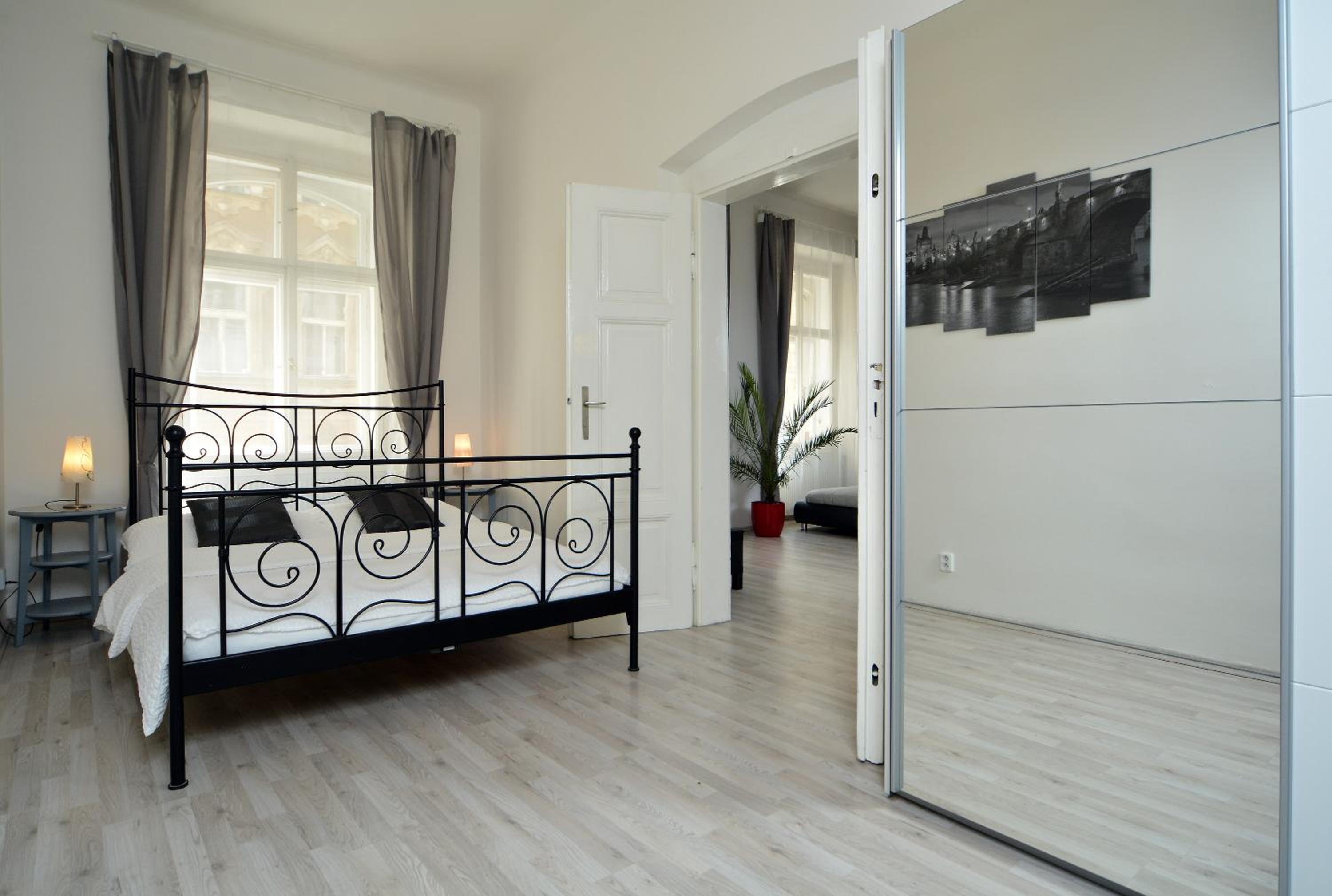 Navratilova Apartments