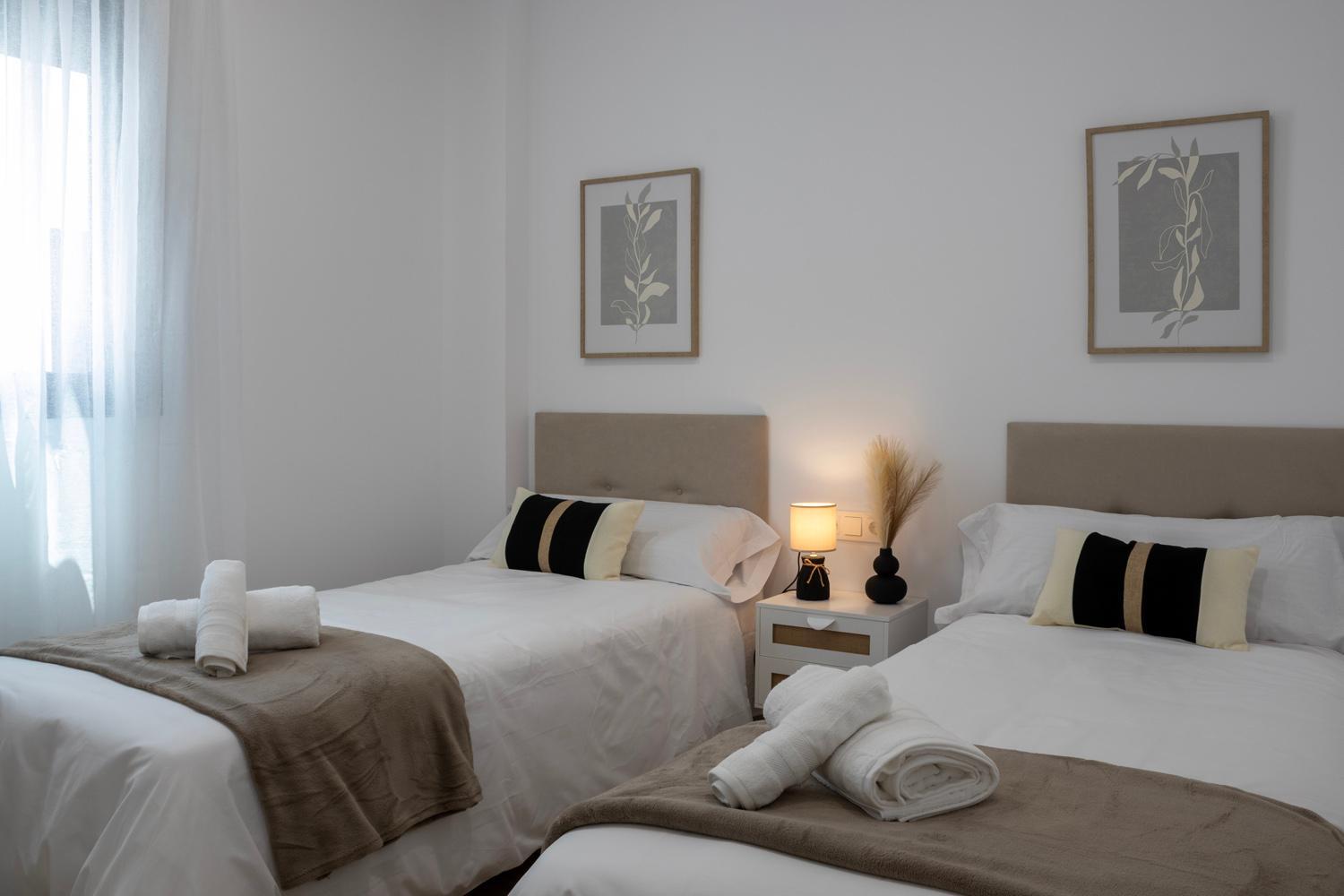 NEW! Luxury 3BR apartment with POOL & FREE parking