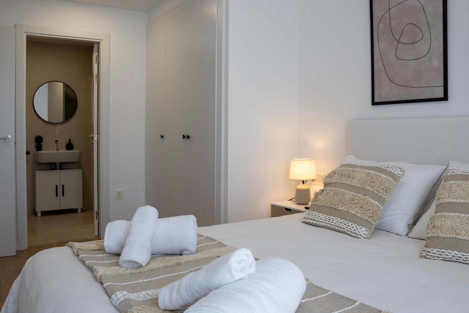 NEW! Luxury 3BR apartment with POOL & FREE parking