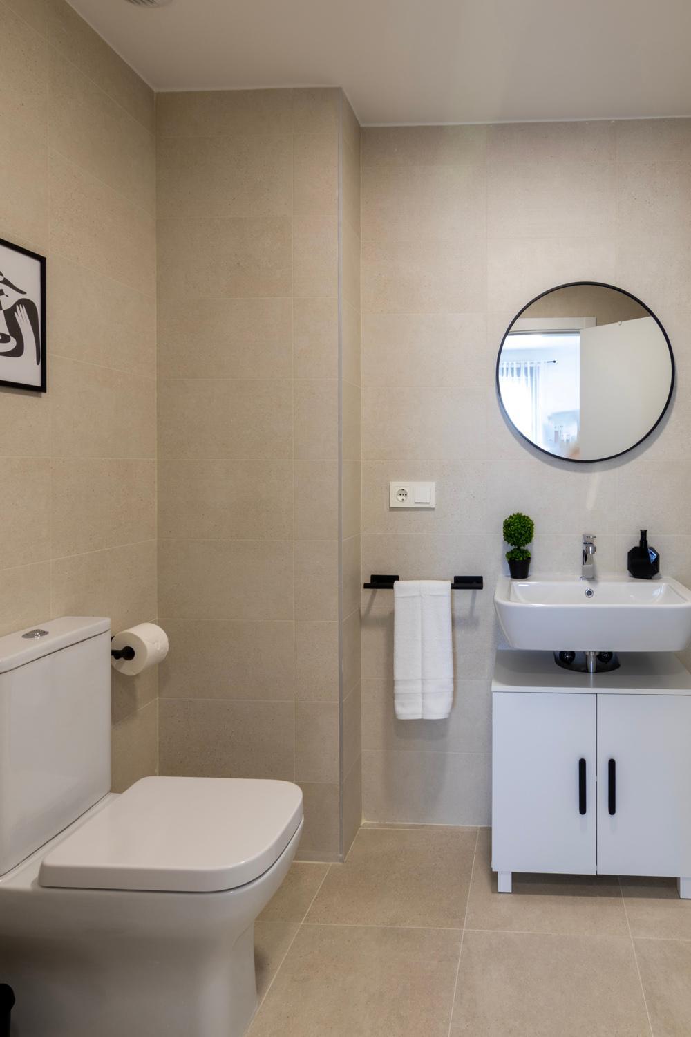 NEW! Luxury 3BR apartment with POOL & FREE parking