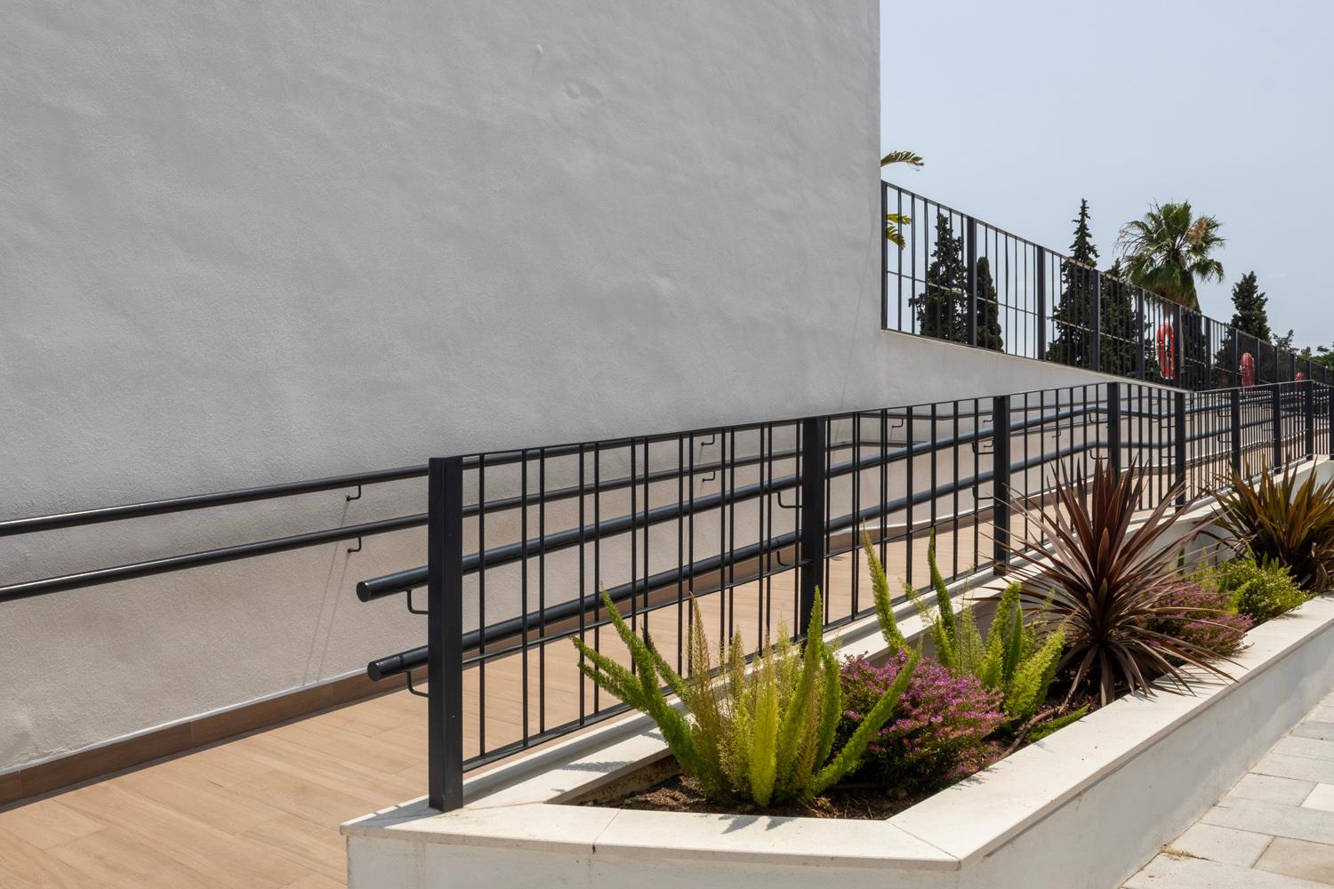 NEW! Luxury 3BR apartment with POOL & FREE parking