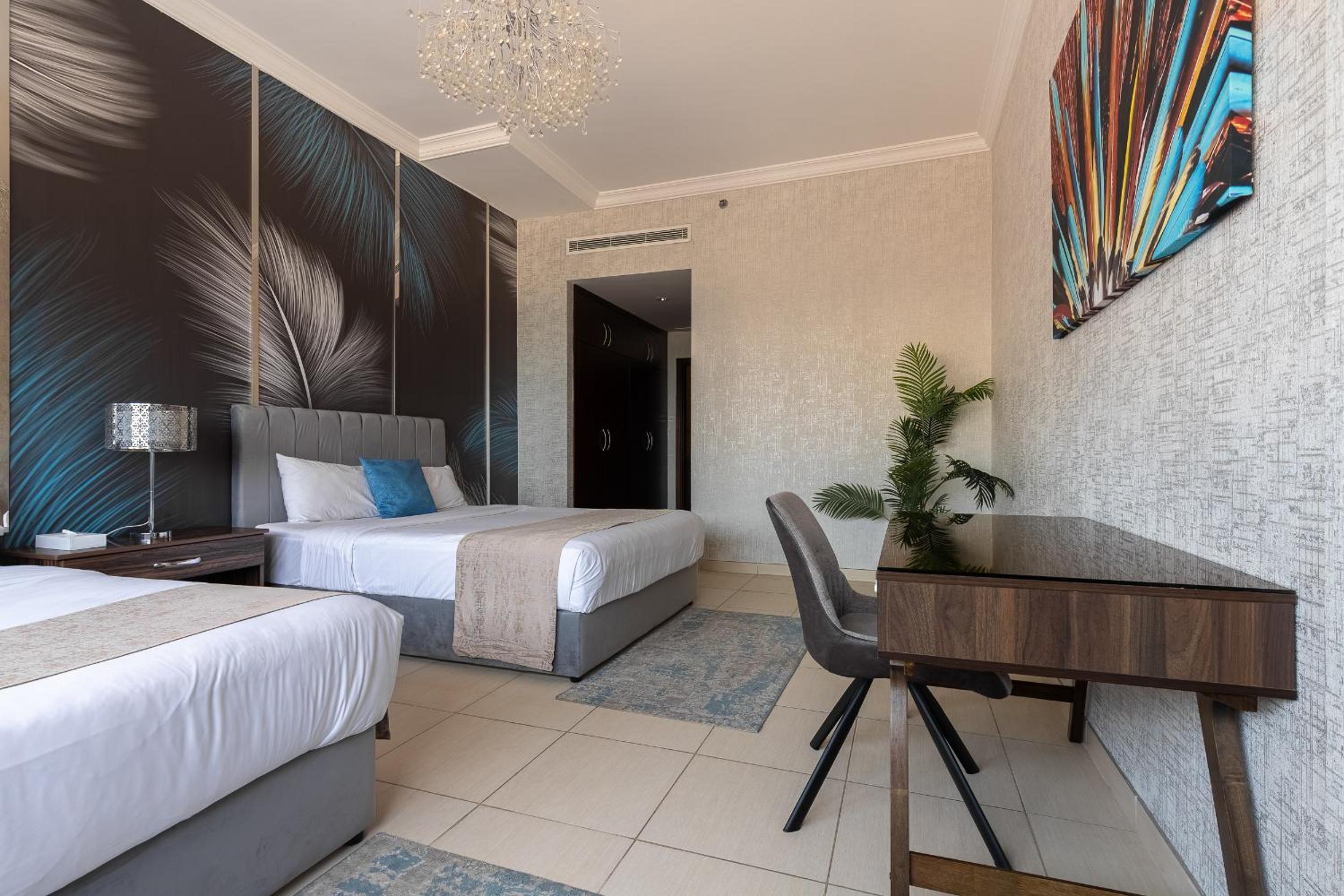 Simply Comfort Vacation Homes Rental Luxury Beachfront Villa with Private Pool on Palm Jumeirah near Atlantis