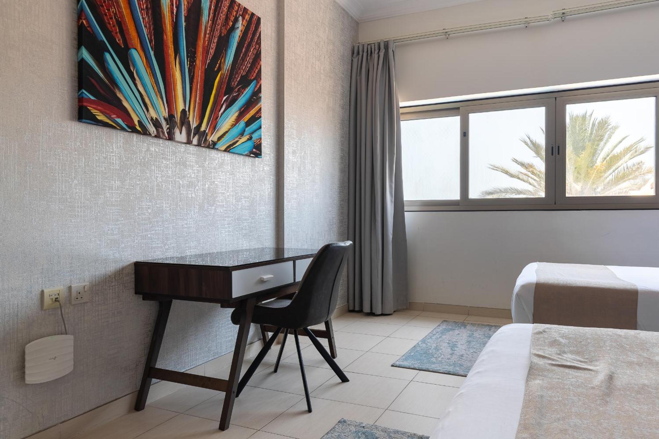 Simply Comfort Vacation Homes Rental Luxury Beachfront Villa with Private Pool on Palm Jumeirah near Atlantis