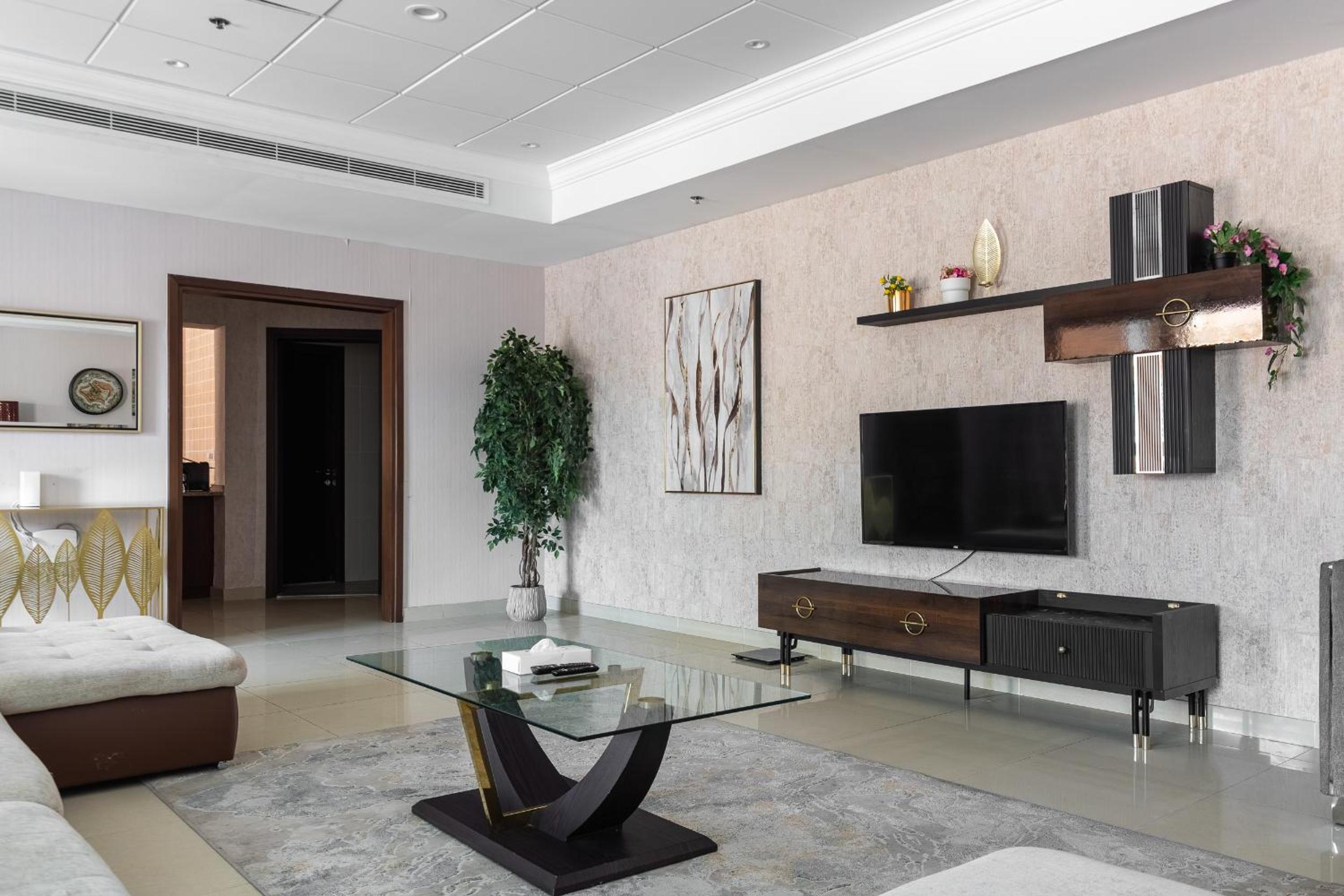 Simply Comfort Vacation Homes Rental Luxury Beachfront Villa with Private Pool on Palm Jumeirah near Atlantis