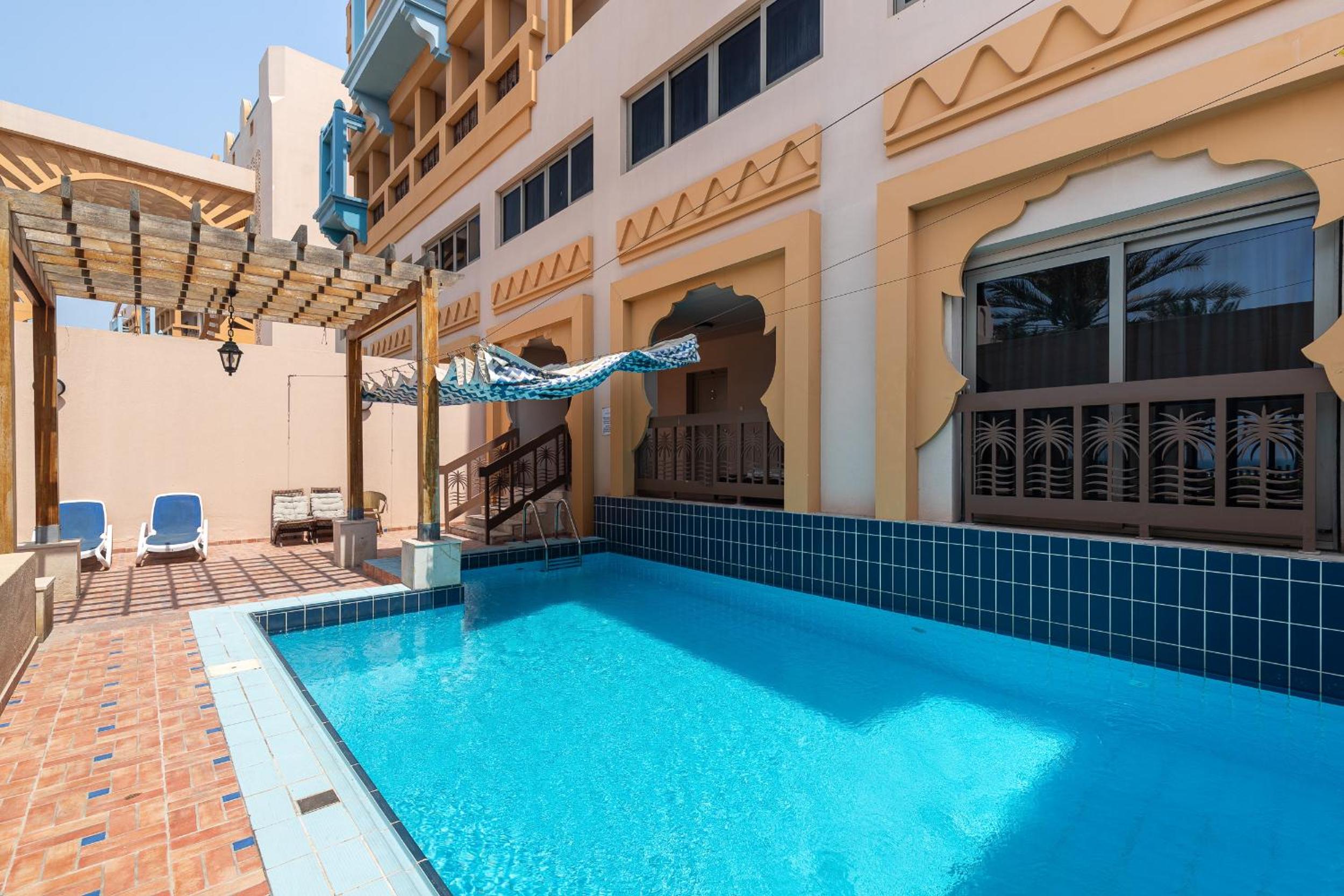Simply Comfort Vacation Homes Rental Luxury Beachfront Villa with Private Pool on Palm Jumeirah near Atlantis