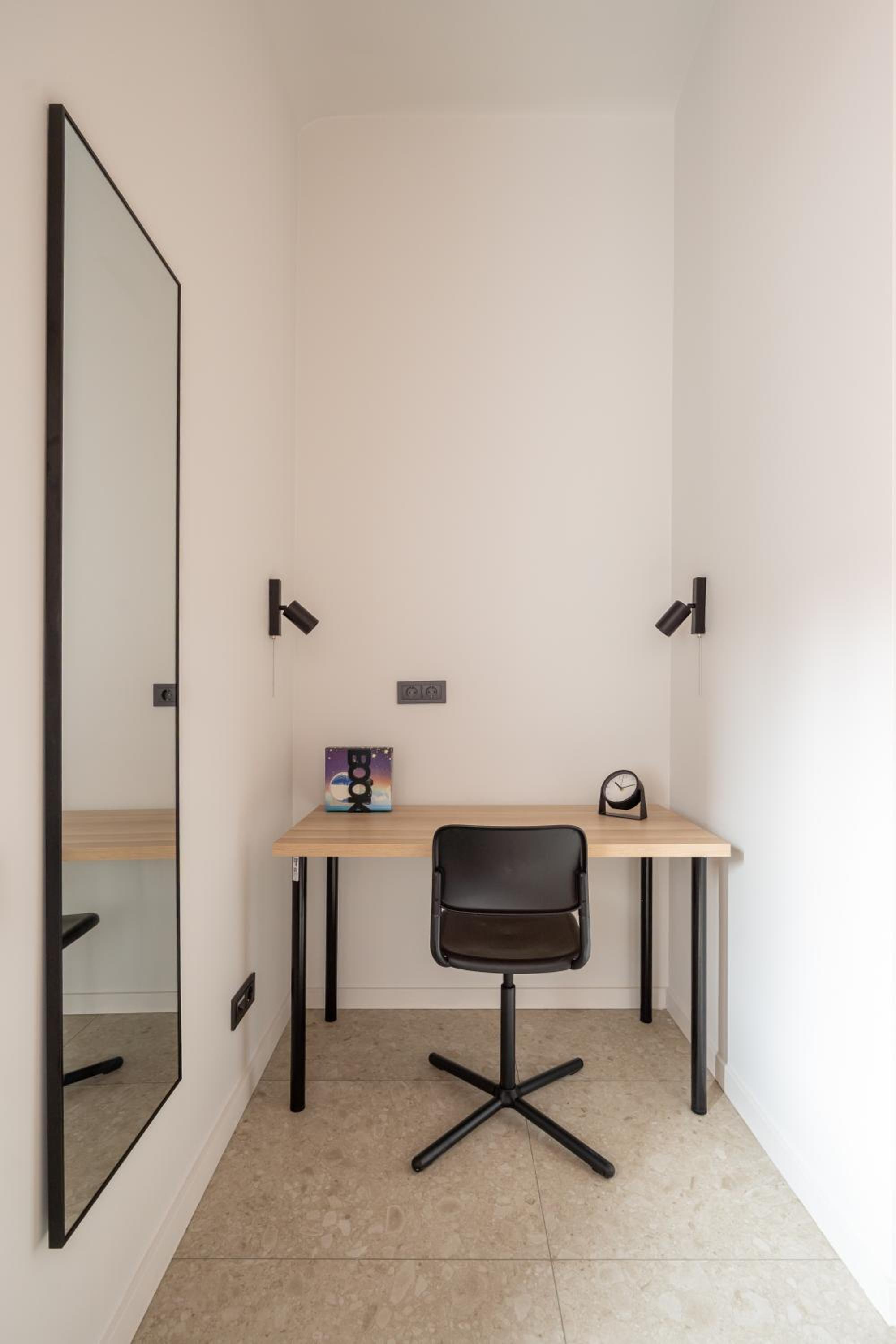 Stylish family 1 BR with working desk by Park and Top Restaurants