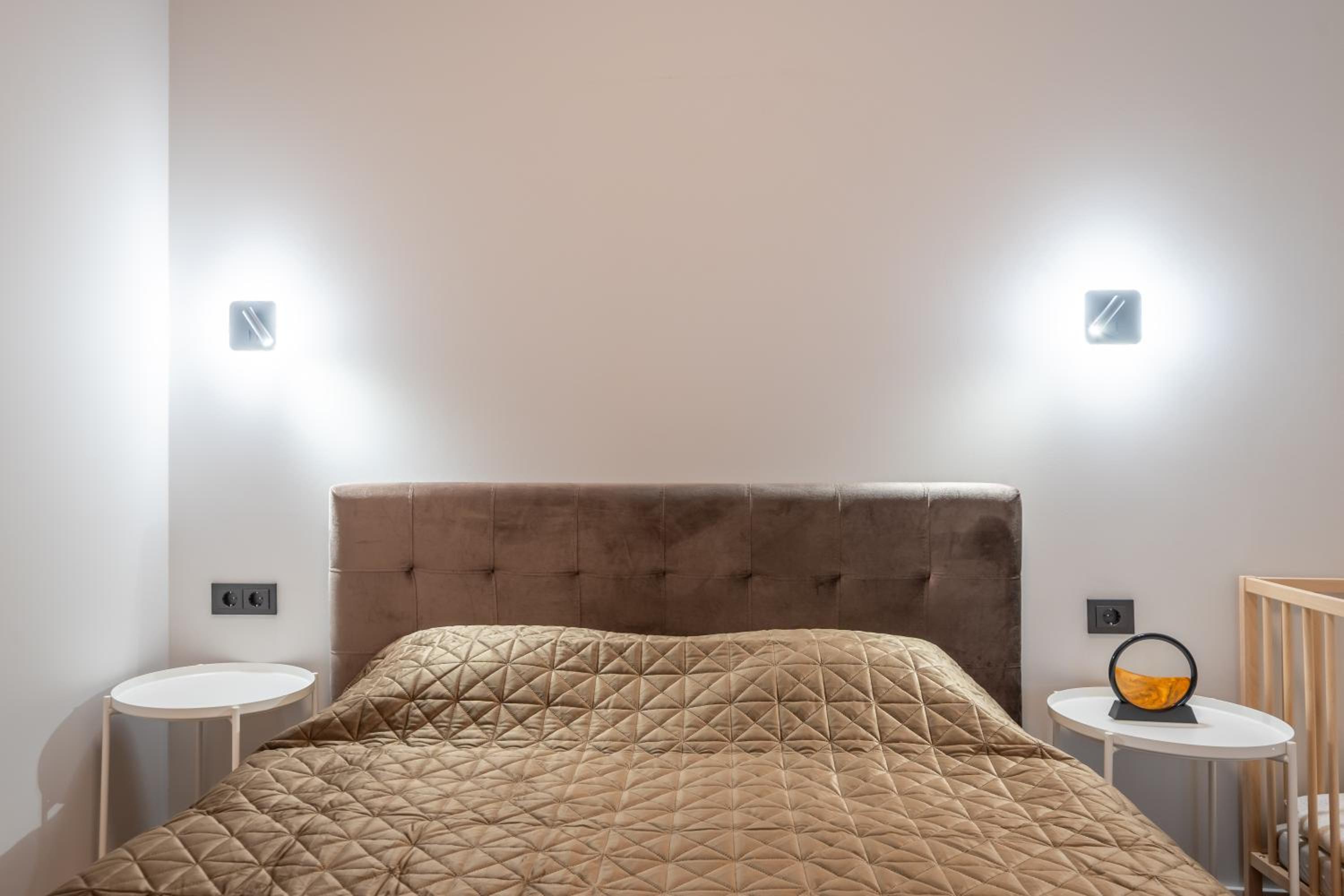 Stylish family 1 BR with working desk by Park and Top Restaurants