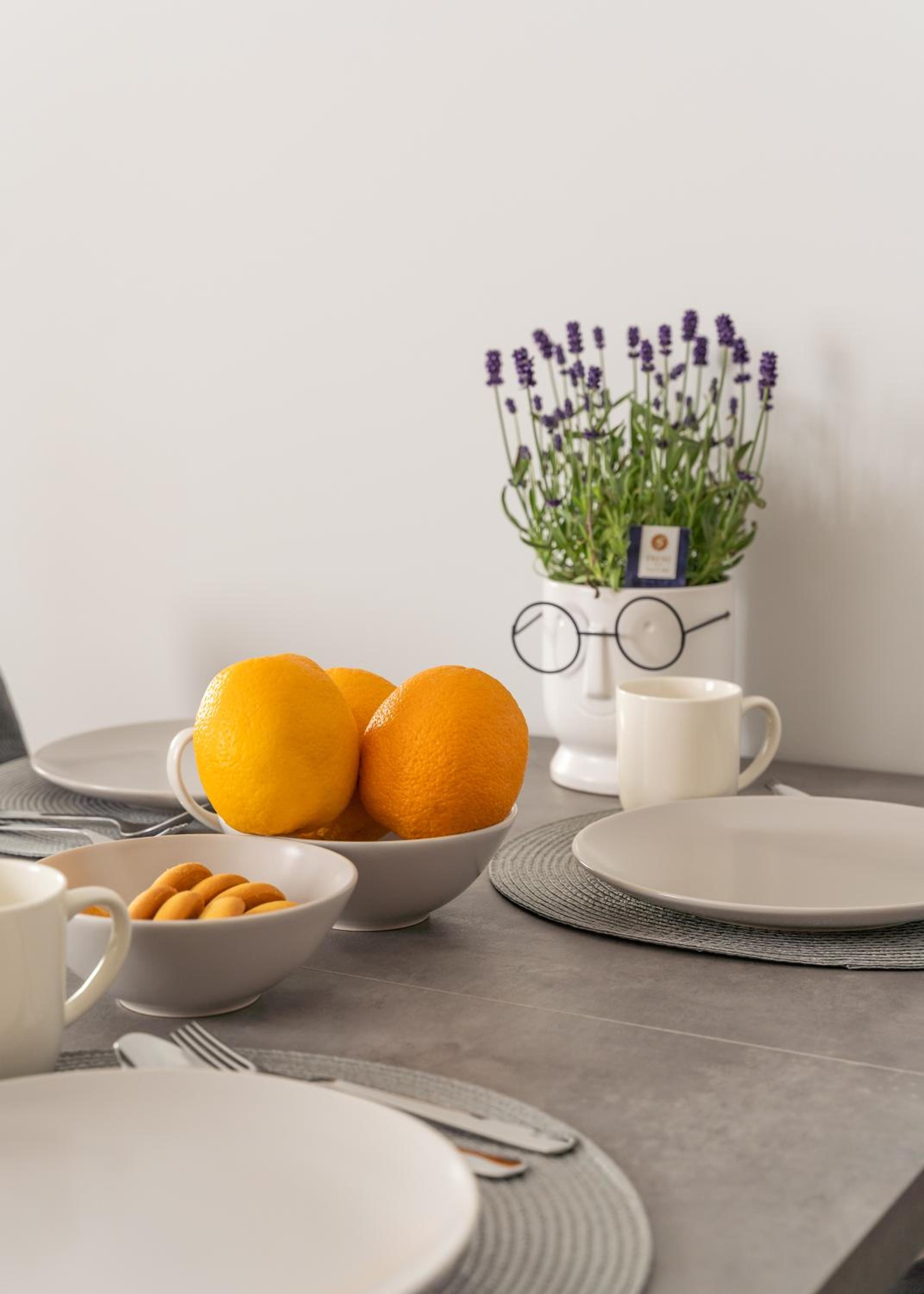 Stylish family 1 BR with working desk by Park and Top Restaurants