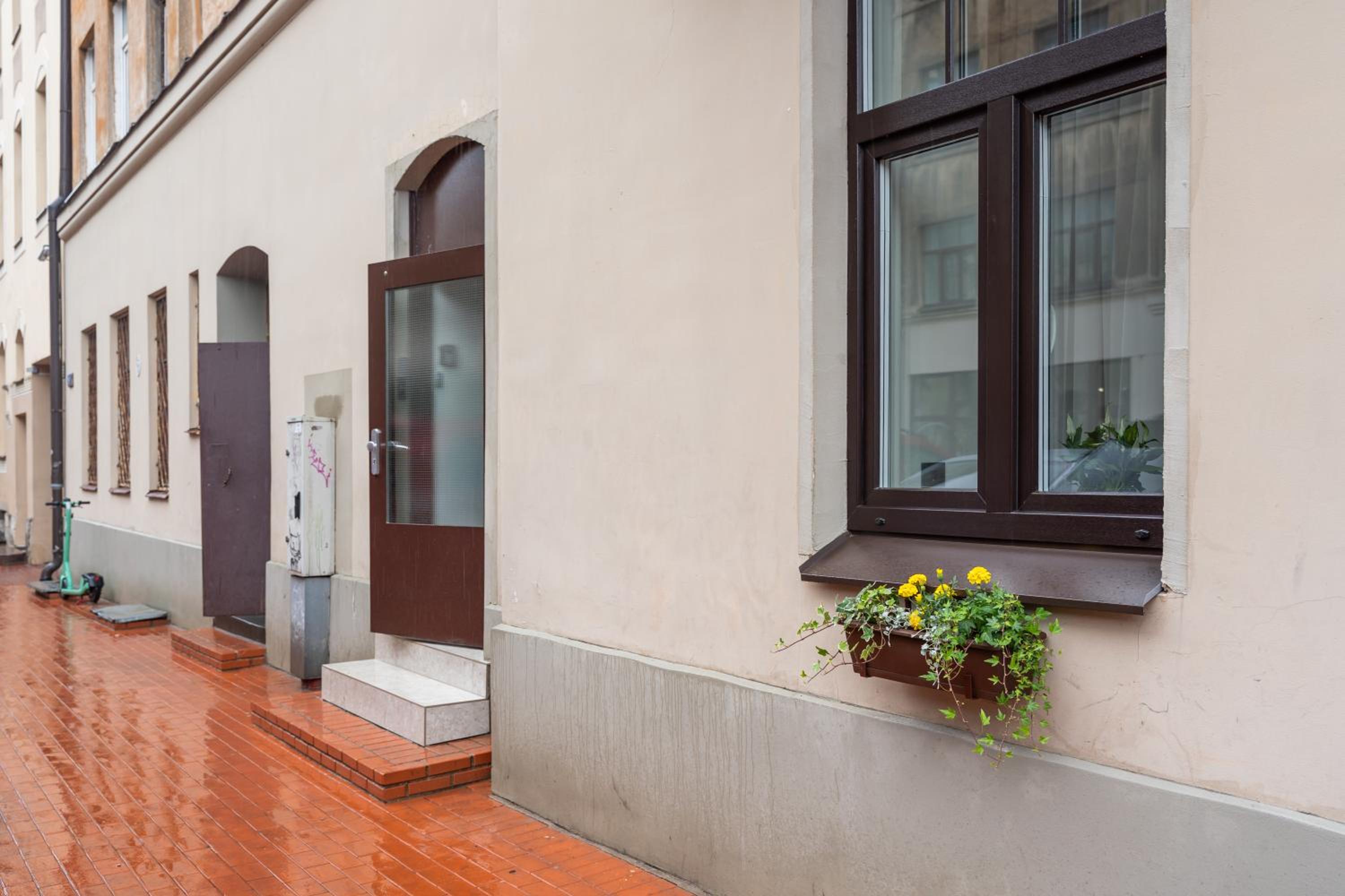 Stylish family 1 BR with working desk by Park and Top Restaurants