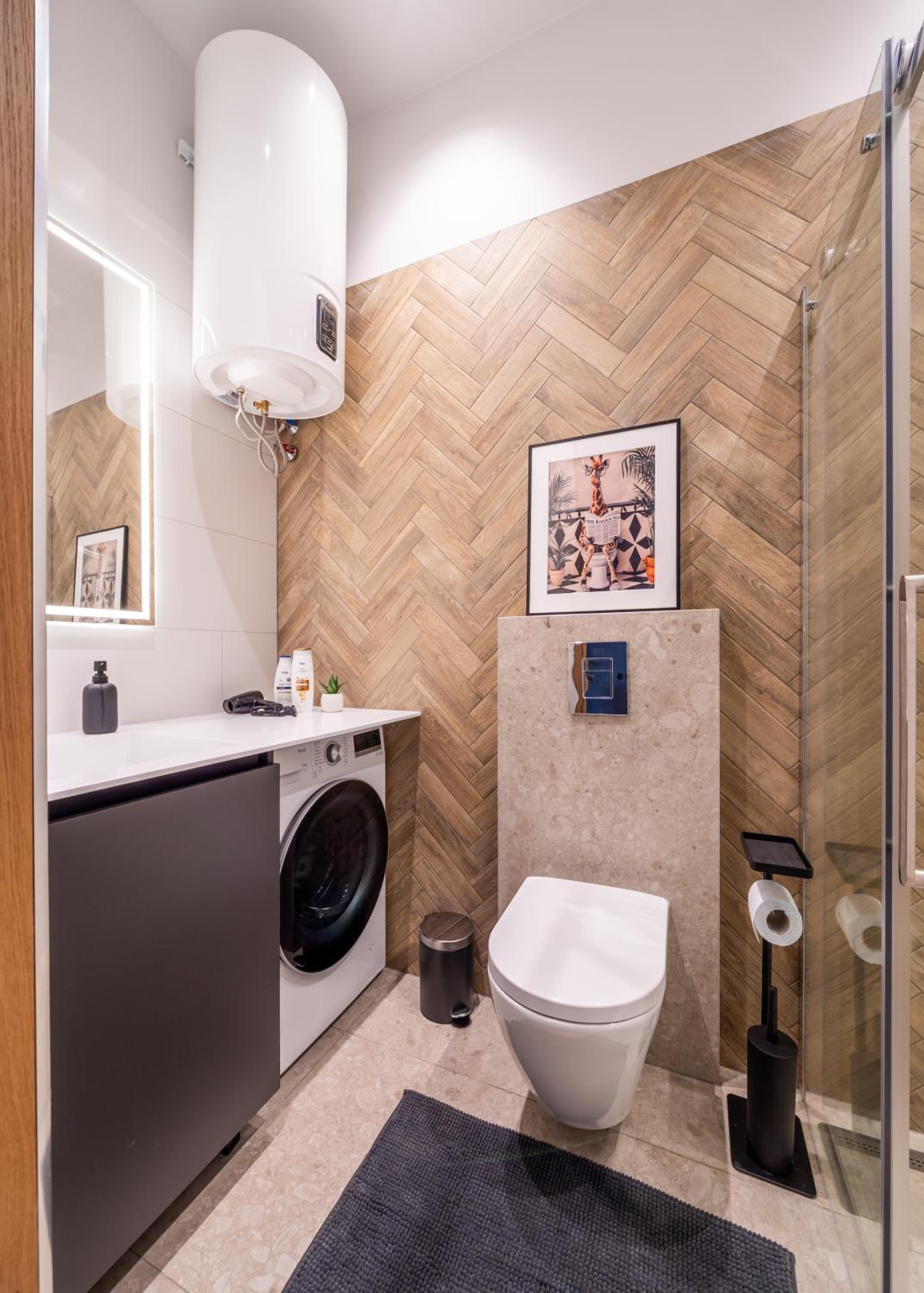 Stylish family 1 BR with working desk by Park and Top Restaurants