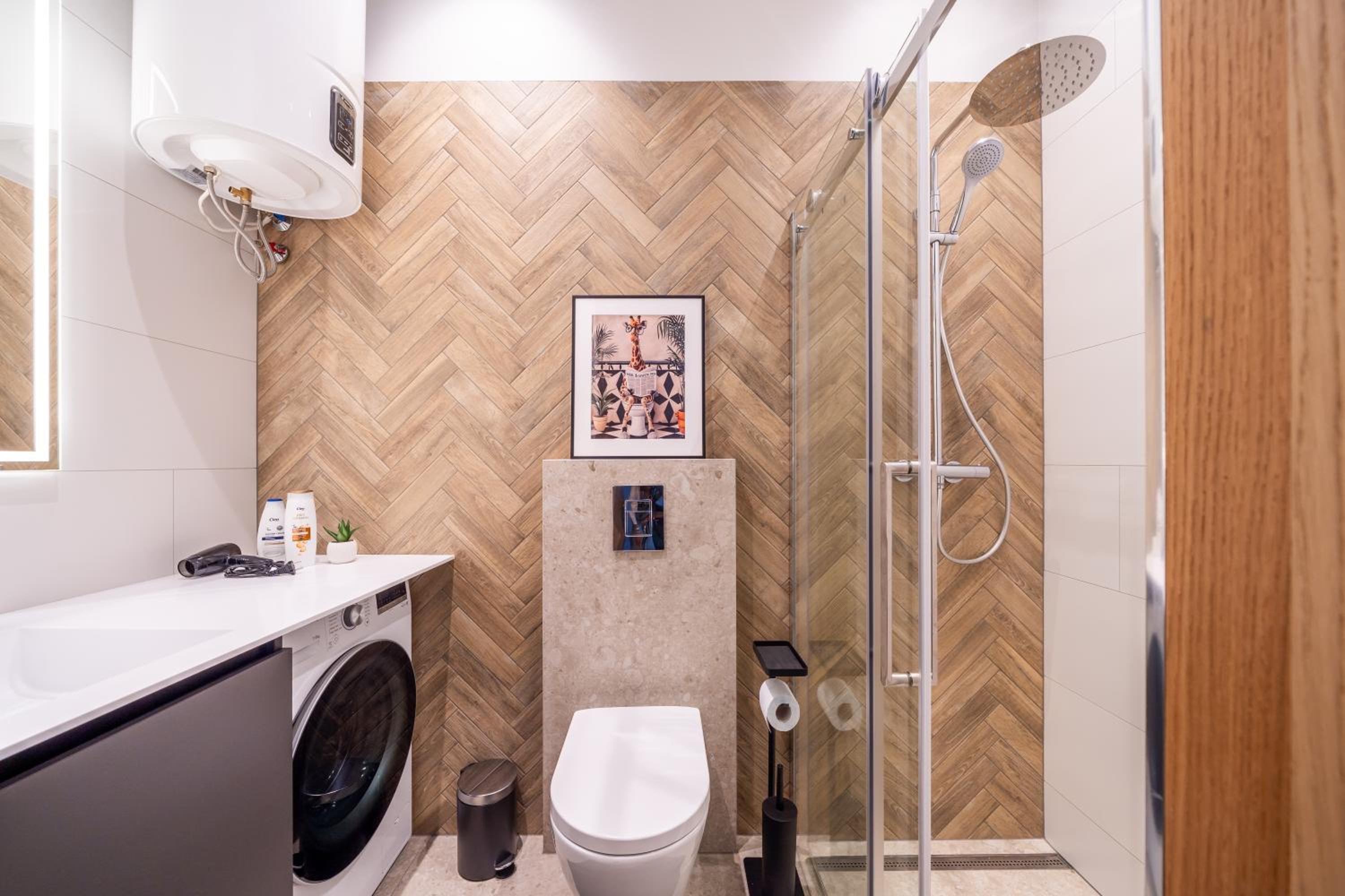 Stylish family 1 BR with working desk by Park and Top Restaurants