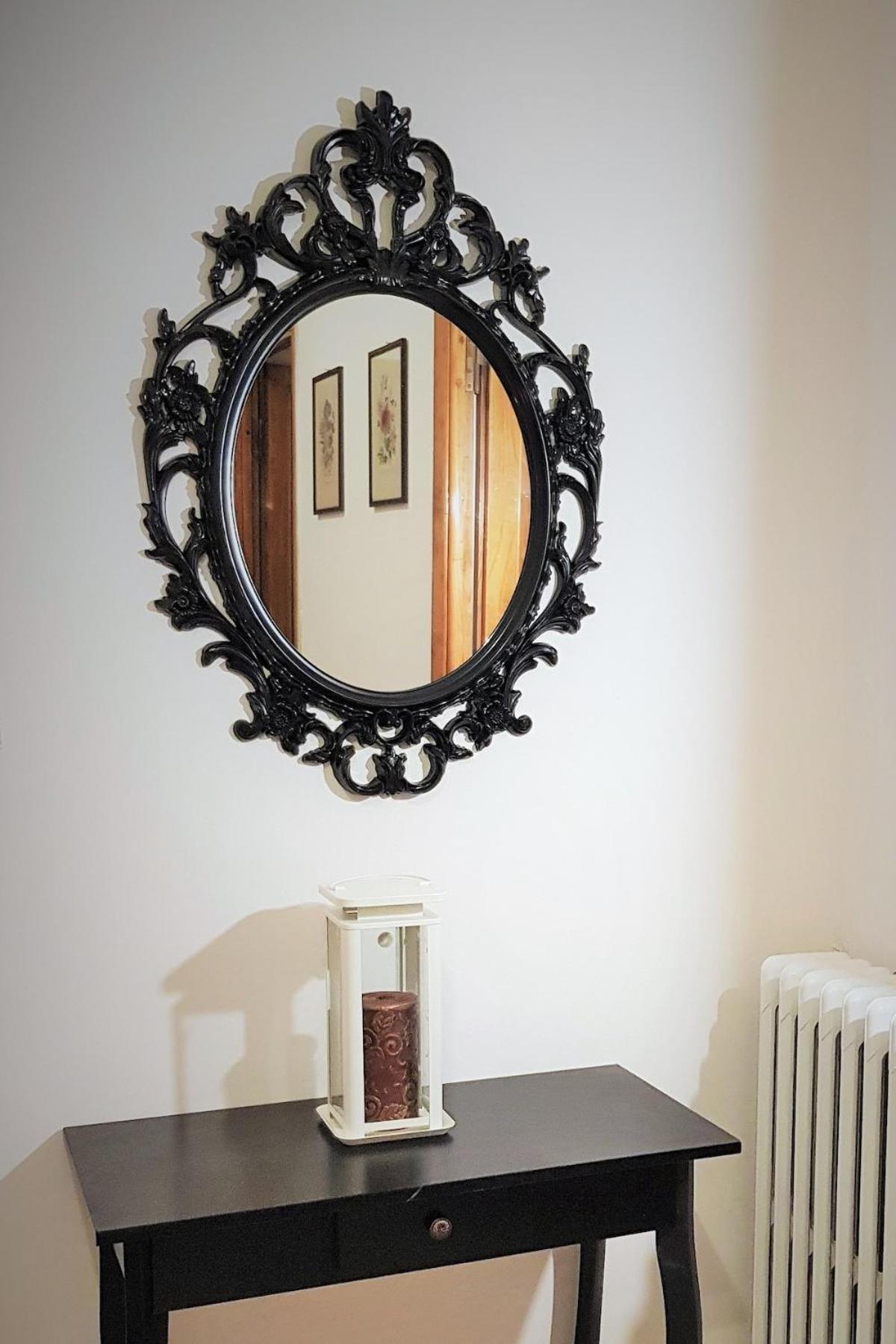 Medieval Pieve, holiday home with garden, WiFi & parking