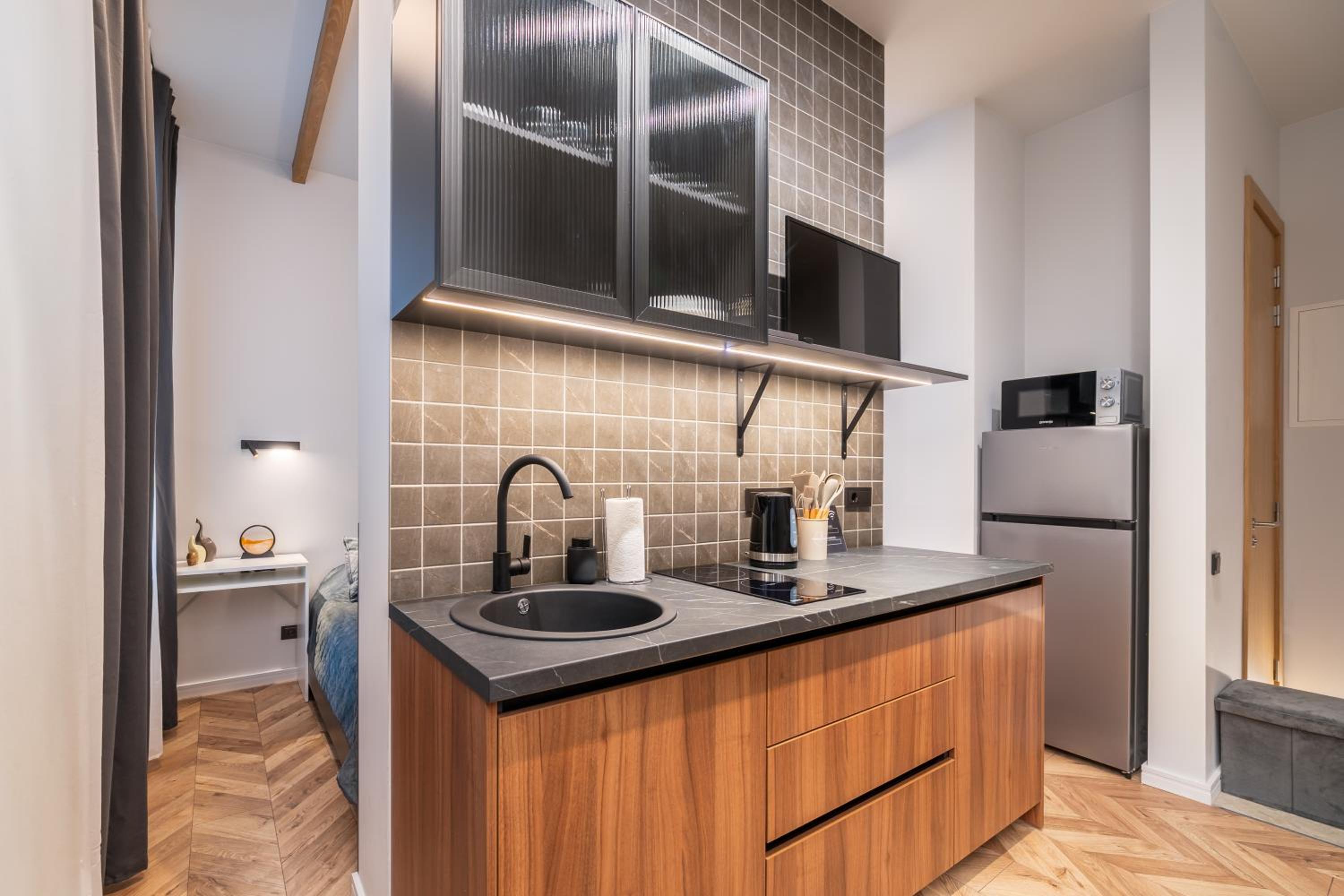 Stylish family 1 BR with working desk by Park and Top Restaurants